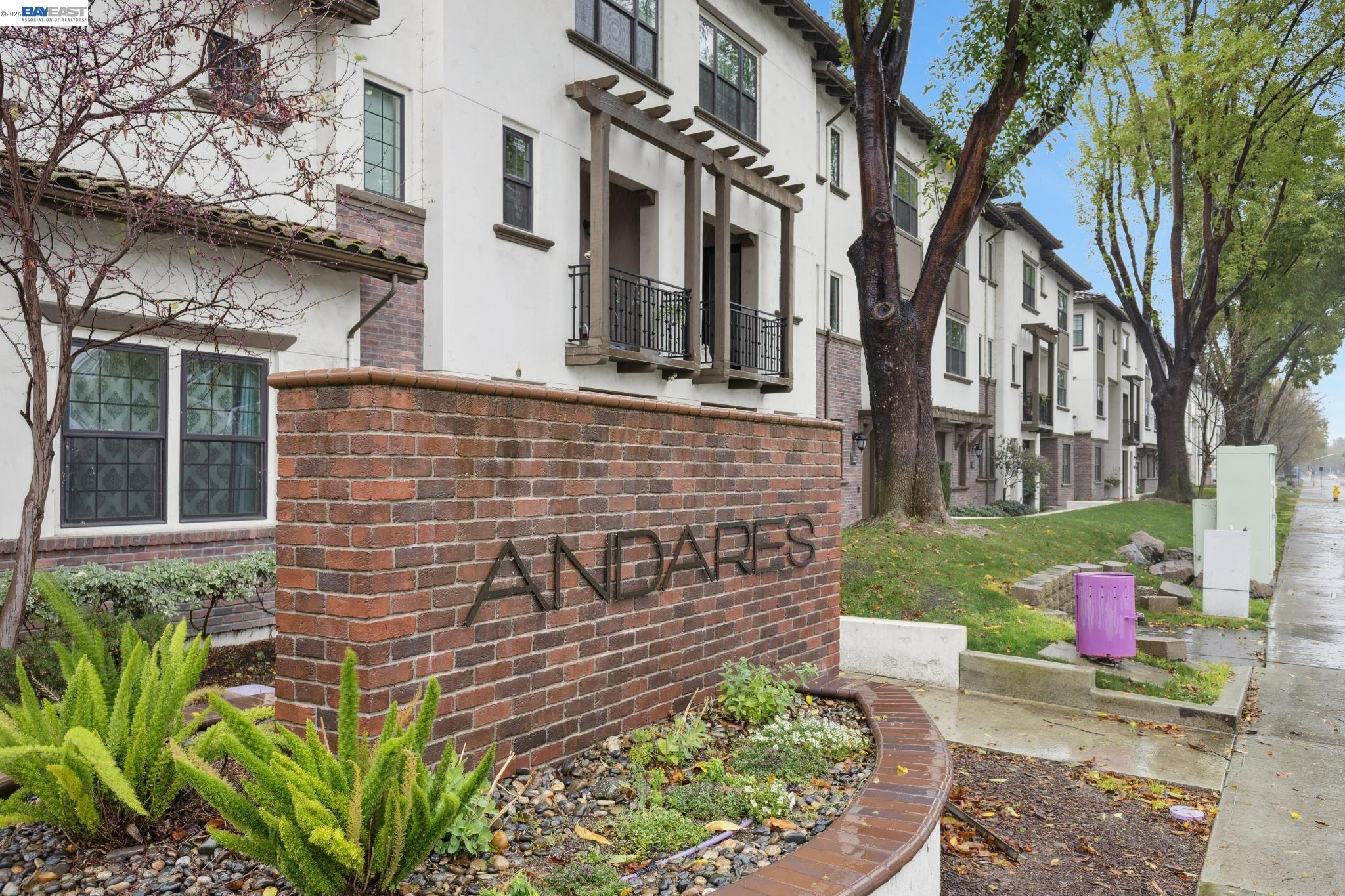 Detail Gallery Image 4 of 54 For 3460 Serra Cir, Pleasanton,  CA 94588 - 4 Beds | 3/1 Baths