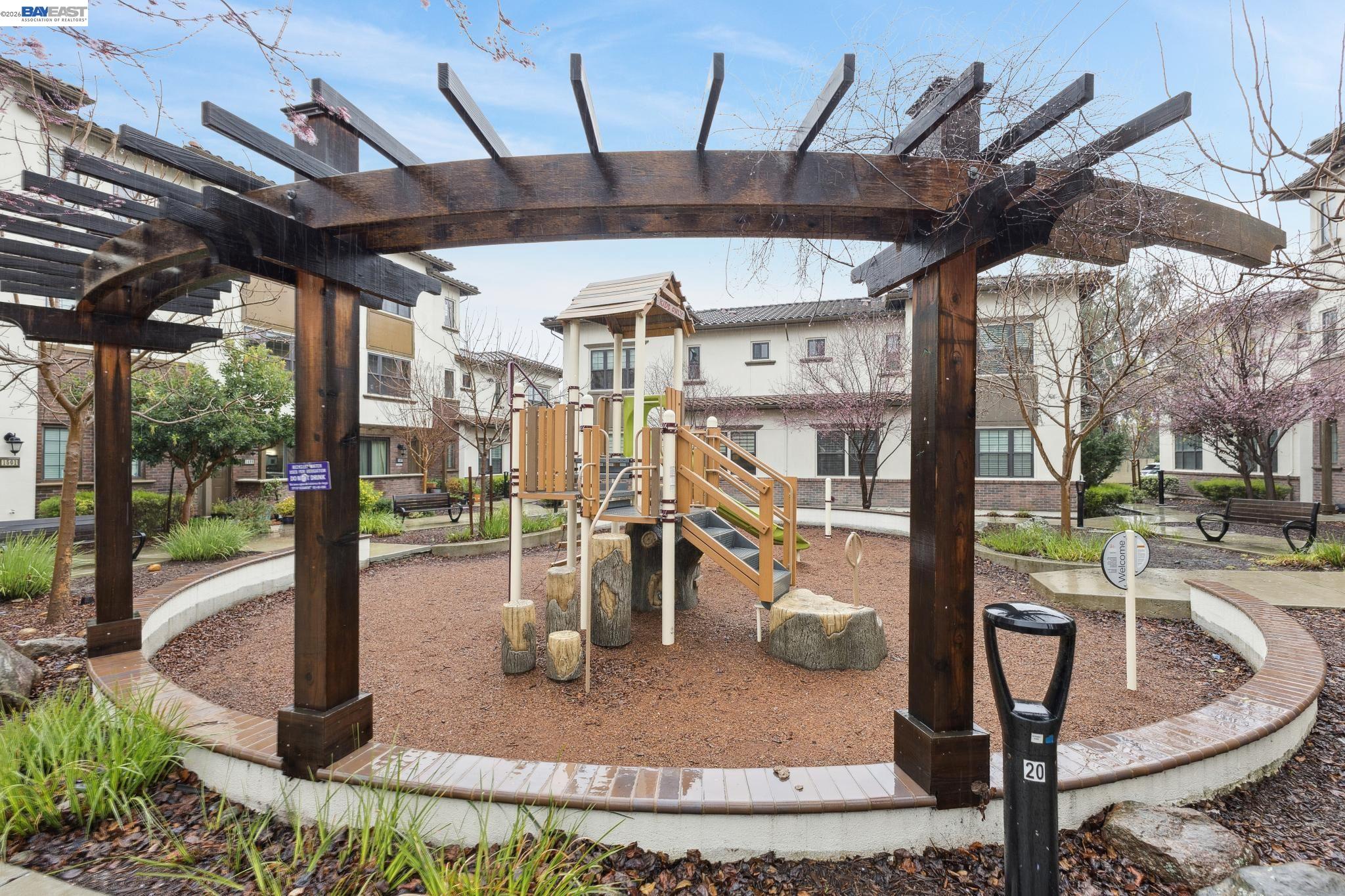 Detail Gallery Image 43 of 54 For 3460 Serra Cir, Pleasanton,  CA 94588 - 4 Beds | 3/1 Baths