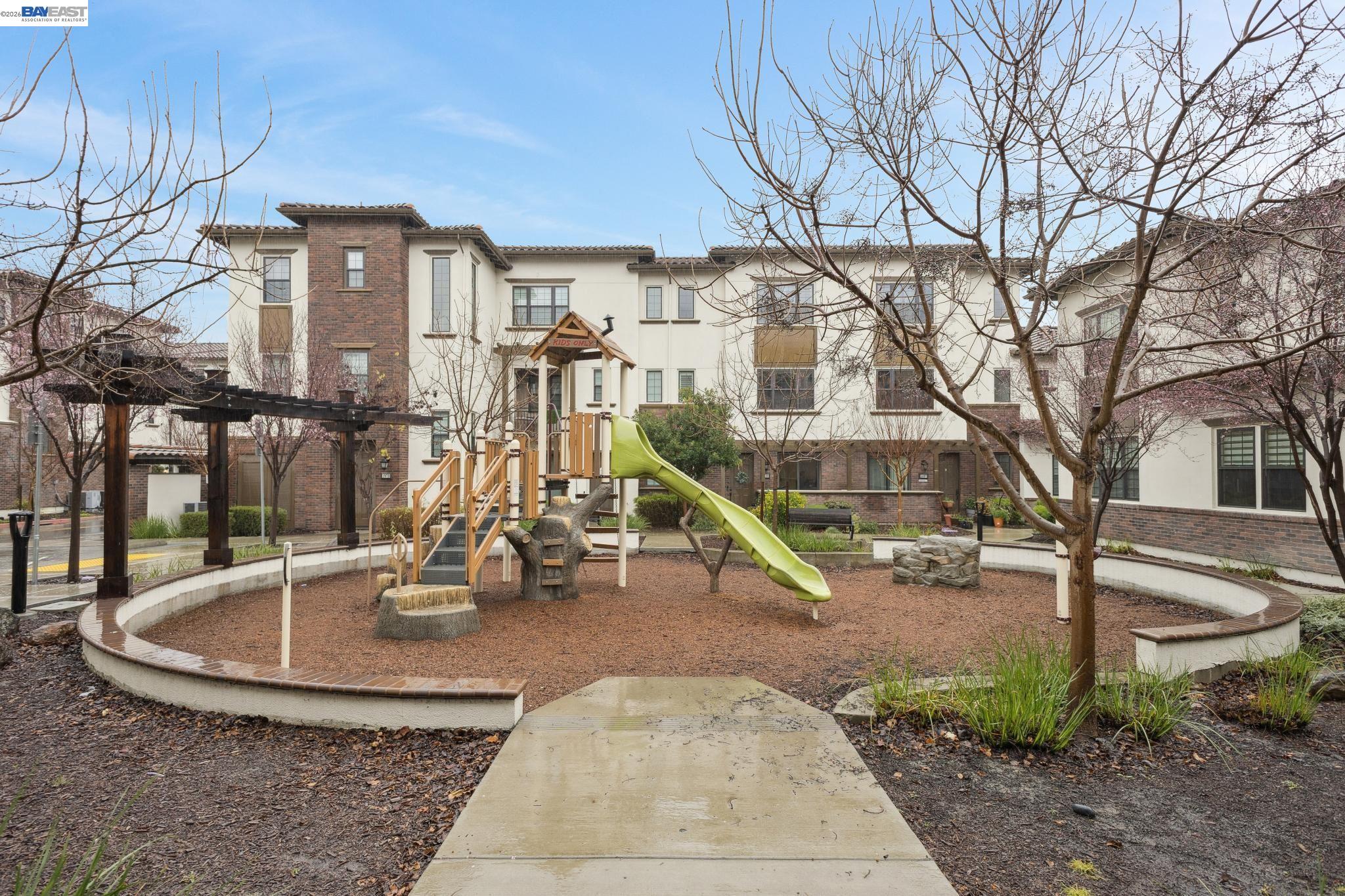 Detail Gallery Image 44 of 54 For 3460 Serra Cir, Pleasanton,  CA 94588 - 4 Beds | 3/1 Baths