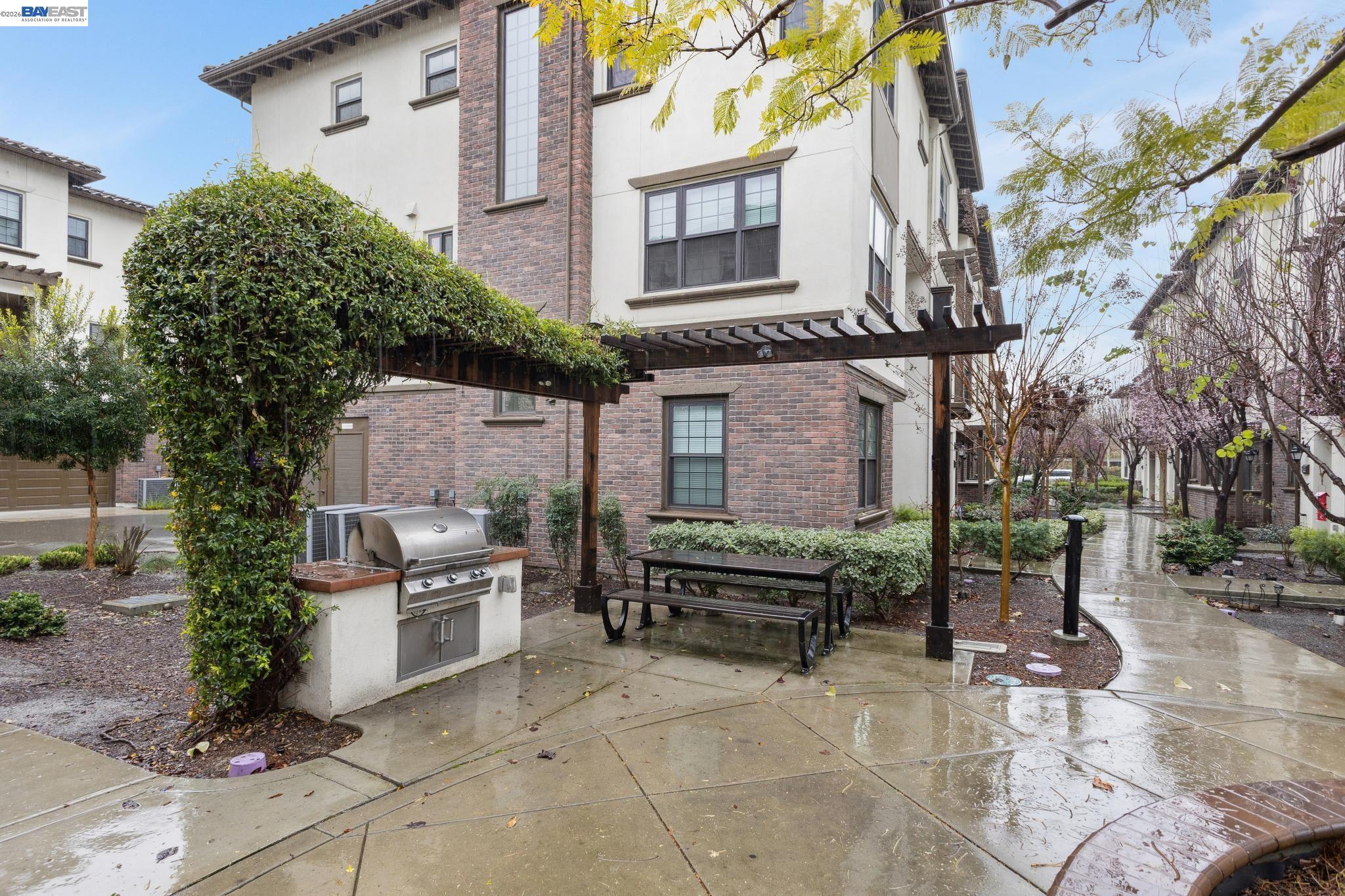 Detail Gallery Image 45 of 54 For 3460 Serra Cir, Pleasanton,  CA 94588 - 4 Beds | 3/1 Baths