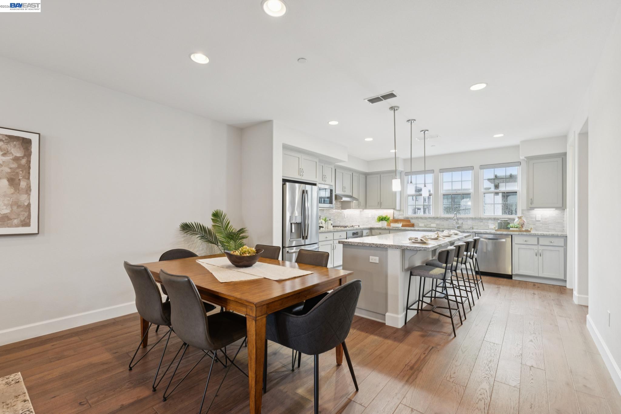 Detail Gallery Image 6 of 54 For 3460 Serra Cir, Pleasanton,  CA 94588 - 4 Beds | 3/1 Baths