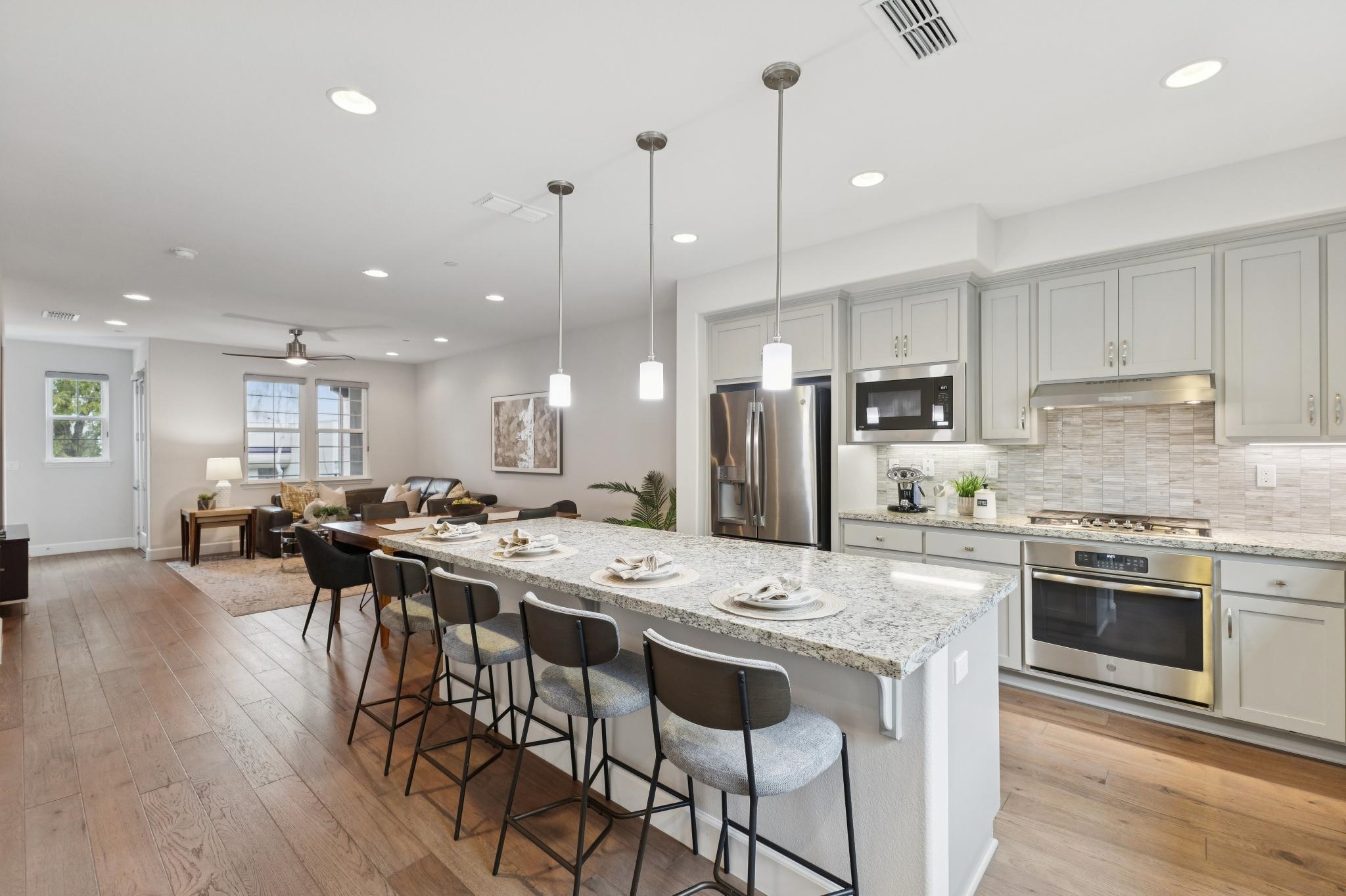 Photo #8: 41123756 Listing: Photo #8