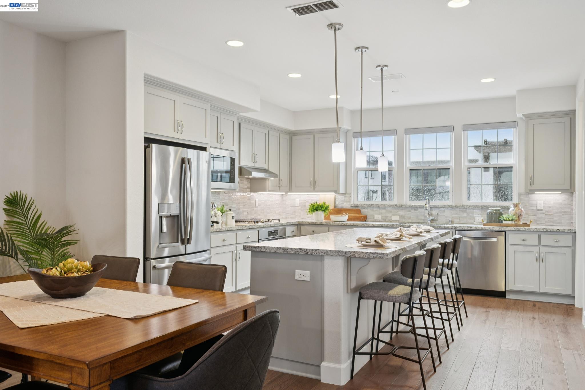 Detail Gallery Image 8 of 54 For 3460 Serra Cir, Pleasanton,  CA 94588 - 4 Beds | 3/1 Baths