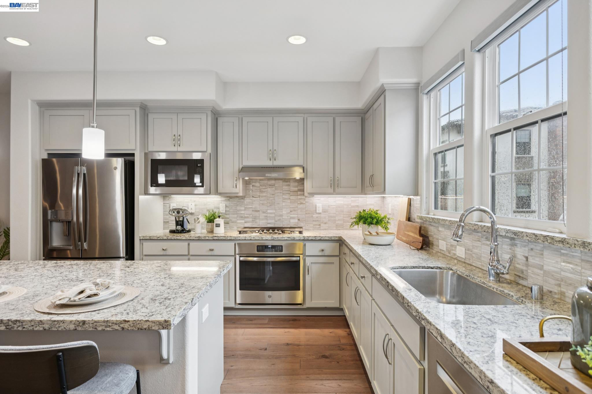 Detail Gallery Image 9 of 54 For 3460 Serra Cir, Pleasanton,  CA 94588 - 4 Beds | 3/1 Baths