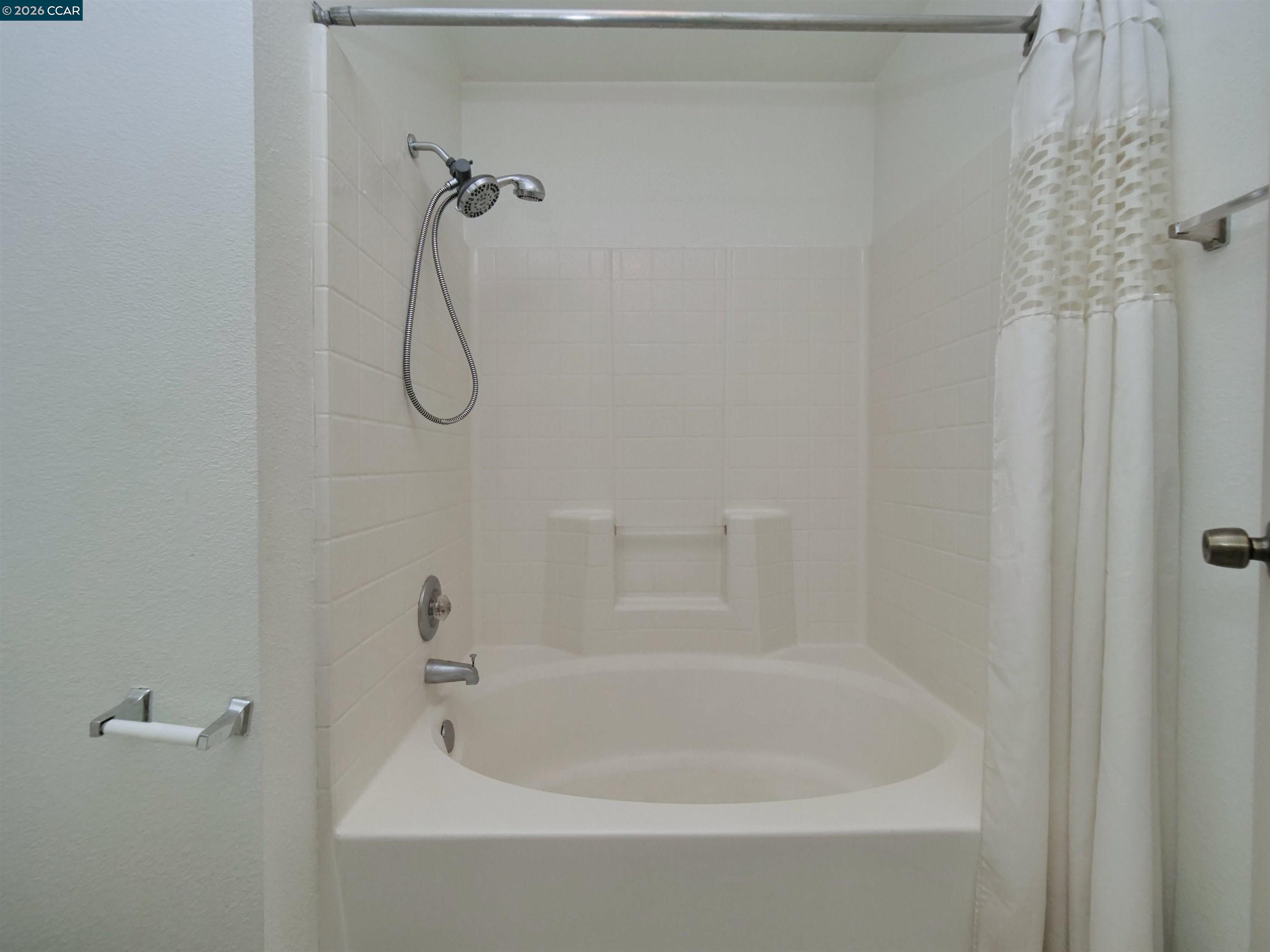 Detail Gallery Image 20 of 53 For 269 Tamarisk Cir, Suisun City,  CA 94585 - 3 Beds | 2/1 Baths