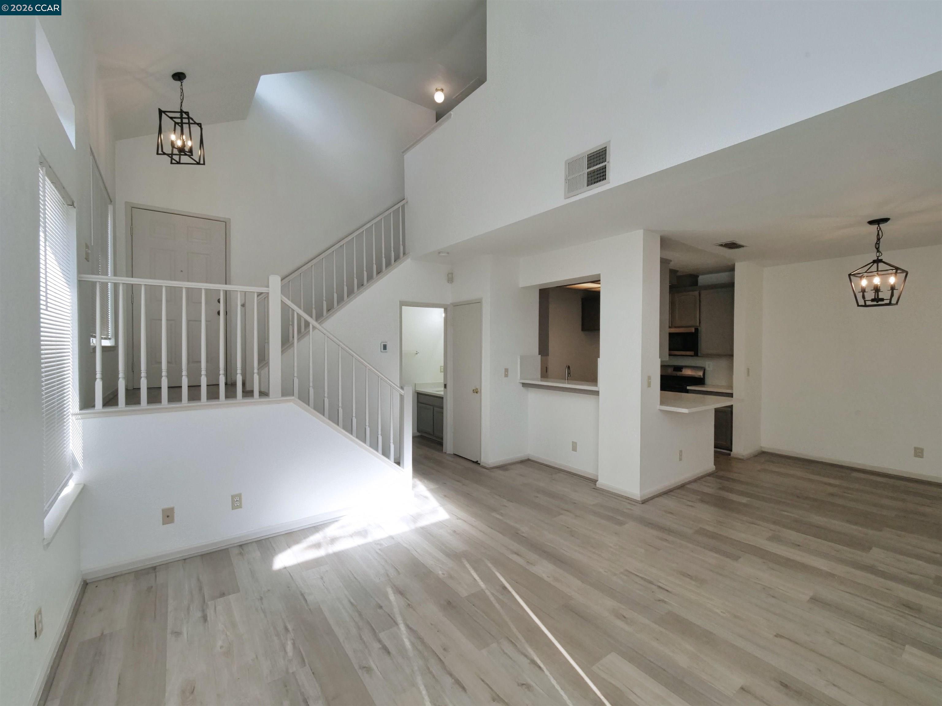 Detail Gallery Image 3 of 53 For 269 Tamarisk Cir, Suisun City,  CA 94585 - 3 Beds | 2/1 Baths