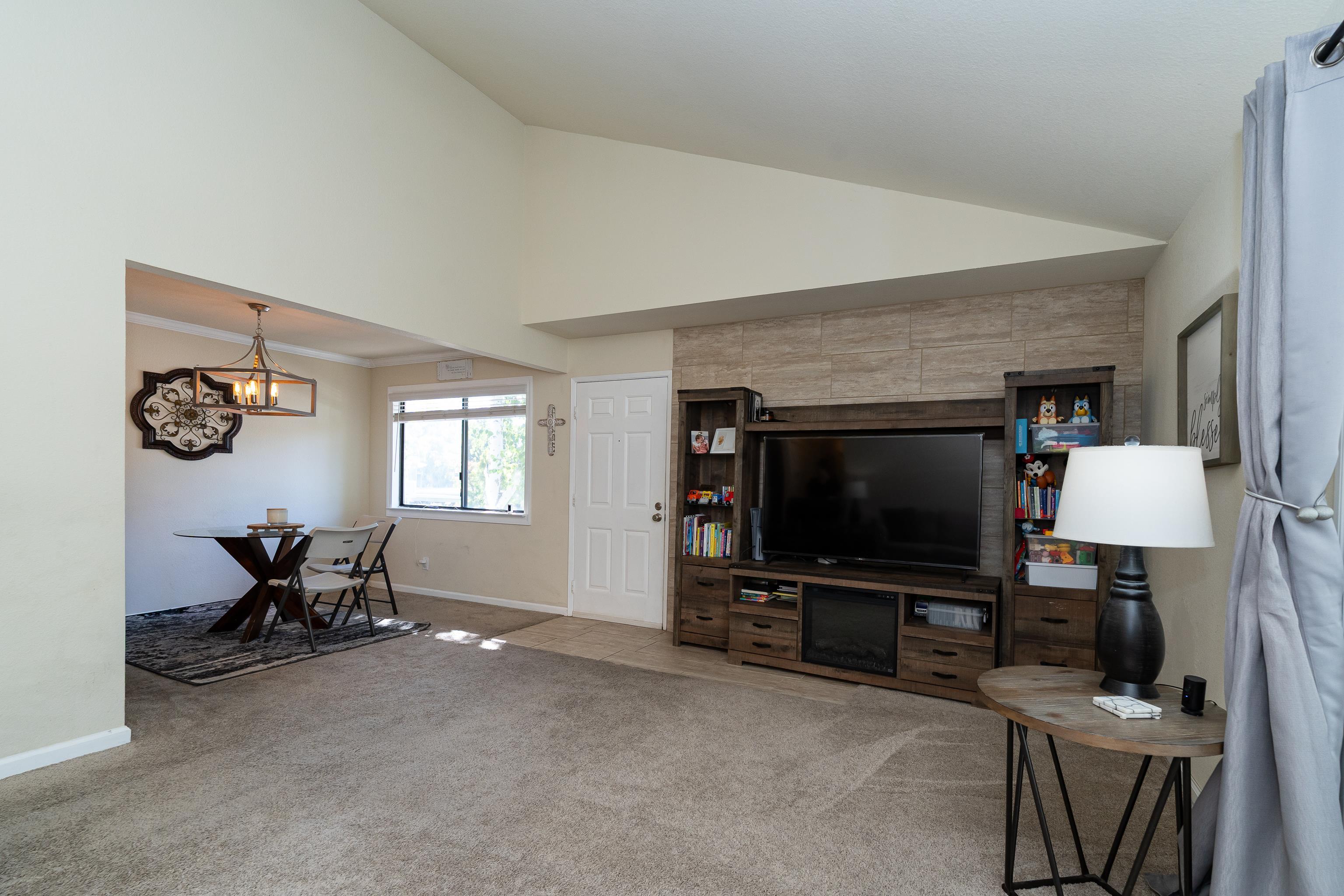 Photo #2: 41123764 Listing: Photo #2