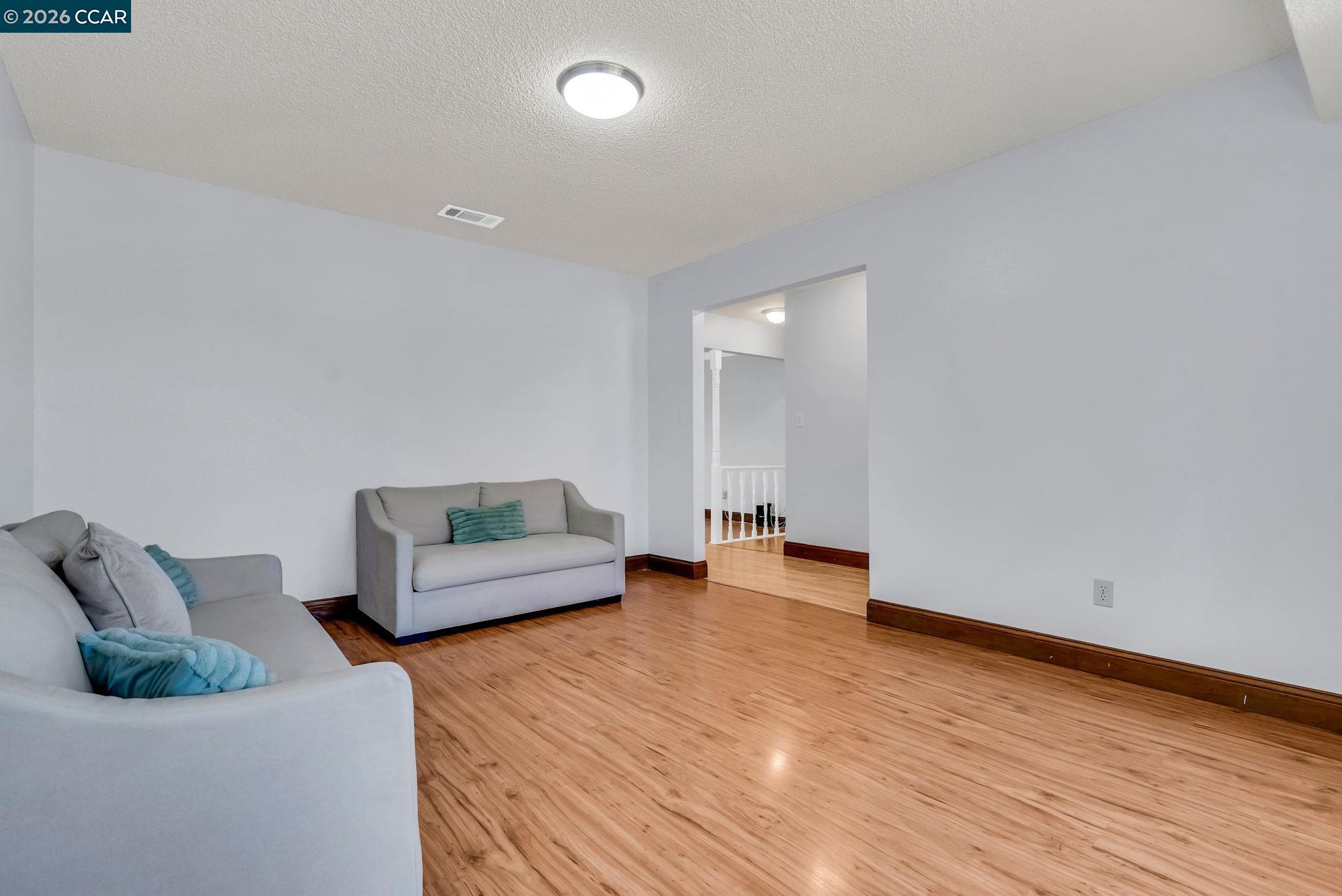 Detail Gallery Image 8 of 59 For 79 Chipman Ln, Suisun City,  CA 94585 - 4 Beds | 2 Baths