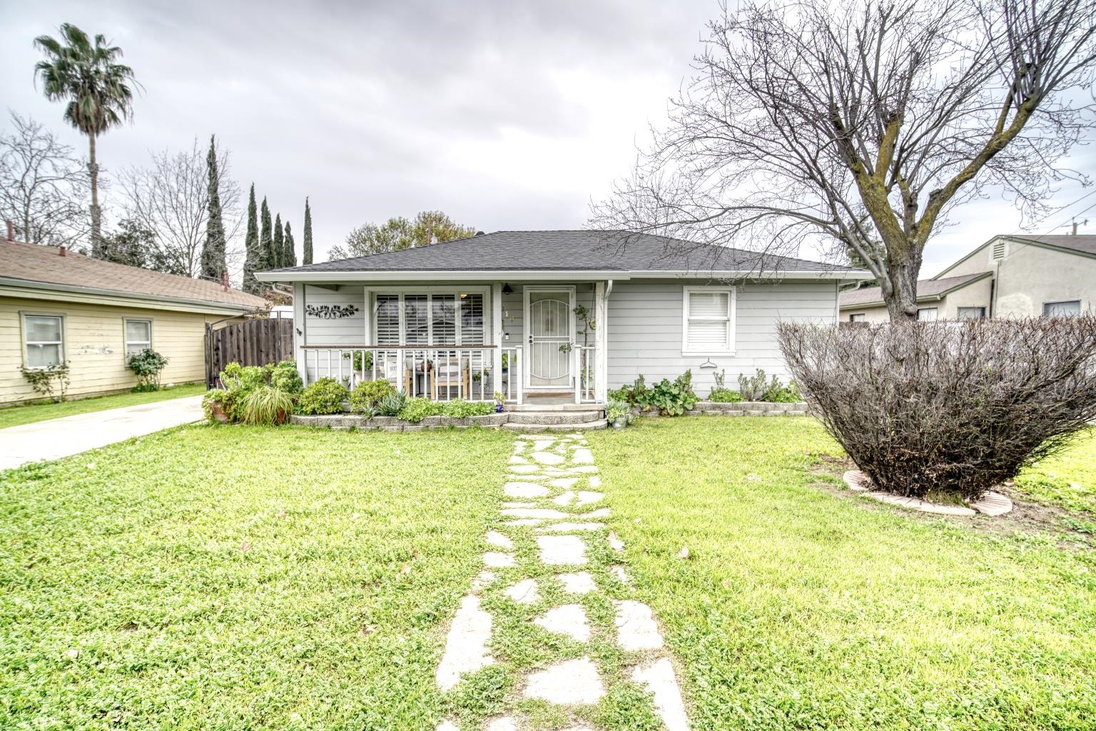 Front Image Thumbnail for EB41123769