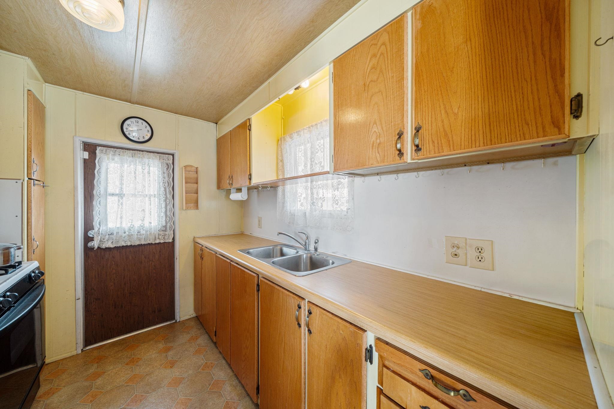 Detail Gallery Image 12 of 25 For 141 Scenic Dr, Concord,  CA 94518 - 2 Beds | 1 Baths