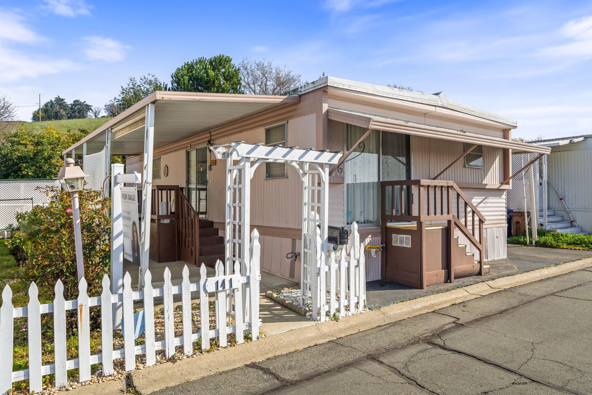 Detail Gallery Image 3 of 25 For 141 Scenic Dr, Concord,  CA 94518 - 2 Beds | 1 Baths