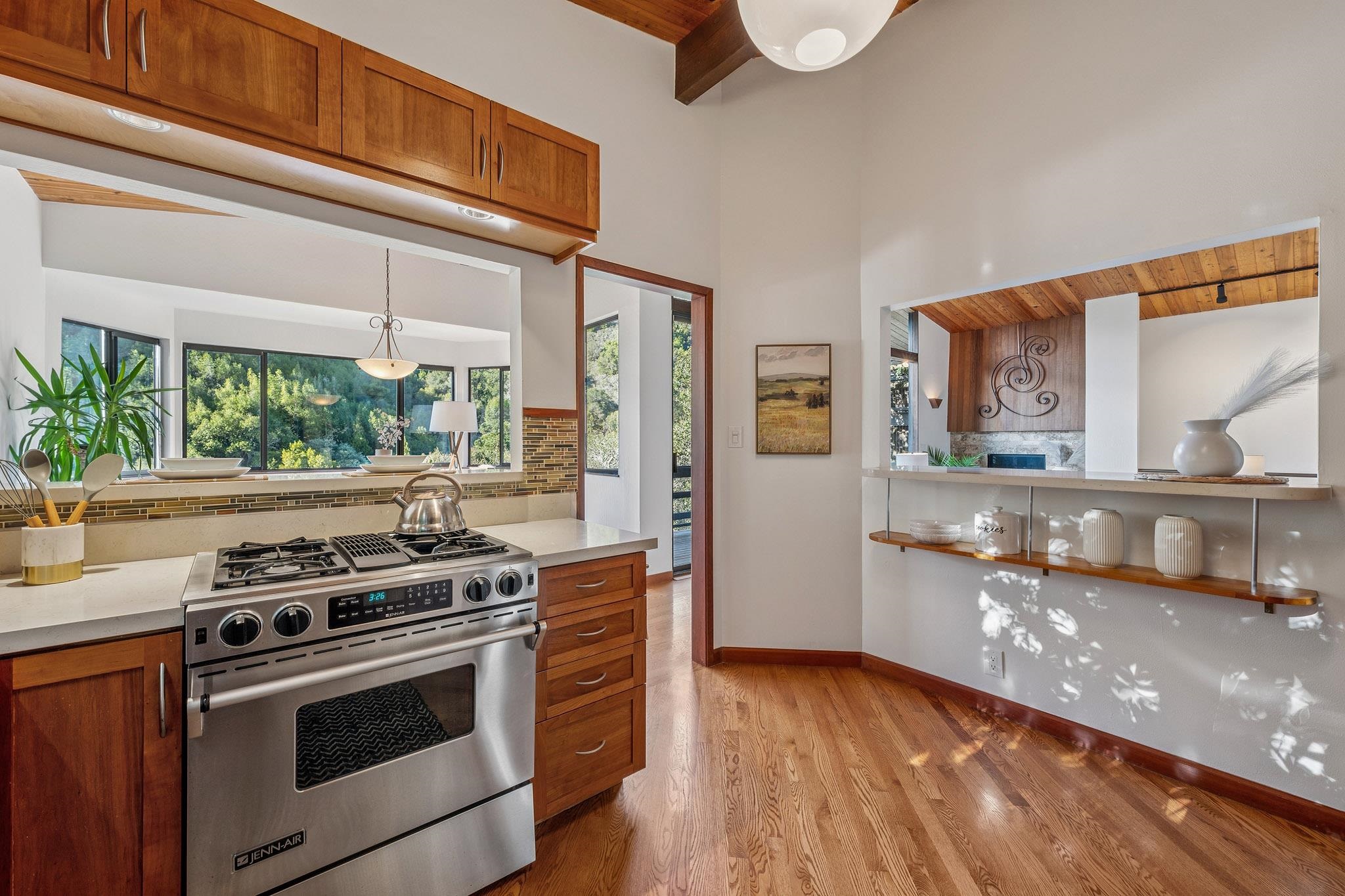 Detail Gallery Image 13 of 40 For 1375 Alvarado Rd, Berkeley,  CA 94705 - 3 Beds | 2 Baths