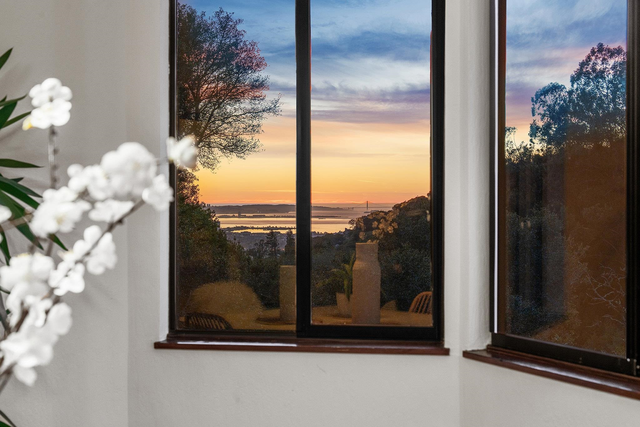 Detail Gallery Image 8 of 40 For 1375 Alvarado Rd, Berkeley,  CA 94705 - 3 Beds | 2 Baths