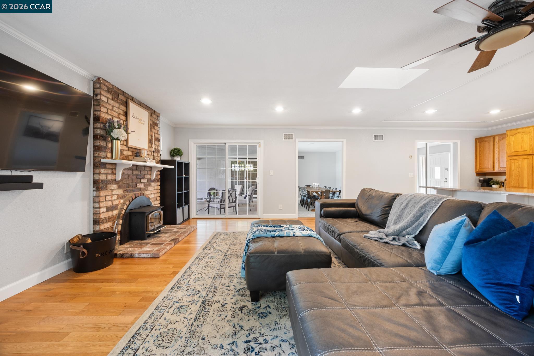 Detail Gallery Image 14 of 45 For 889 Palisade Dr, Martinez,  CA 94553 - 3 Beds | 2 Baths