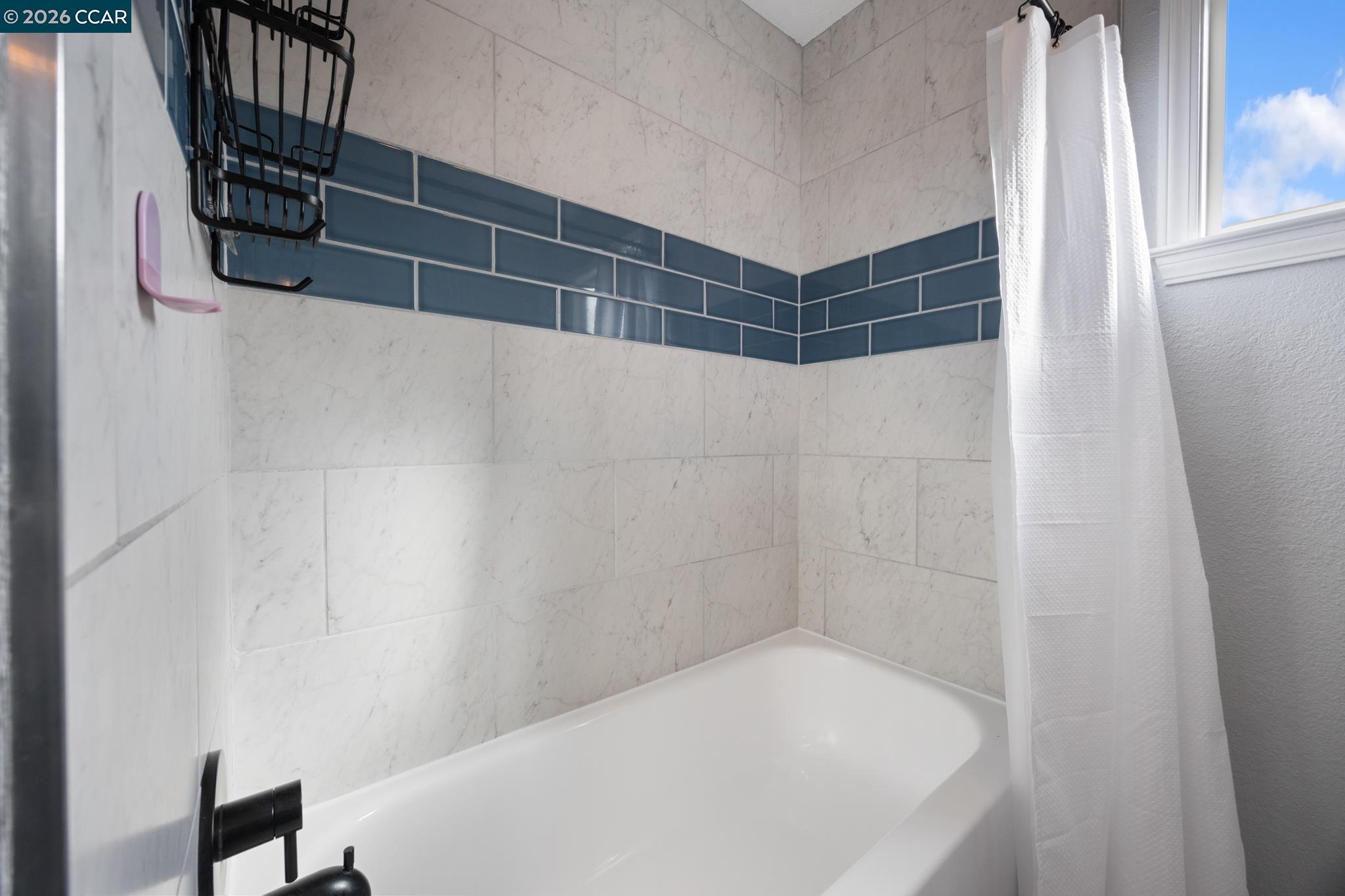 Detail Gallery Image 25 of 45 For 889 Palisade Dr, Martinez,  CA 94553 - 3 Beds | 2 Baths