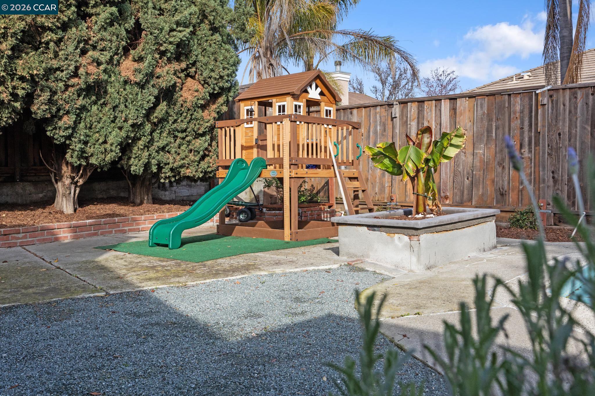 Detail Gallery Image 32 of 45 For 889 Palisade Dr, Martinez,  CA 94553 - 3 Beds | 2 Baths
