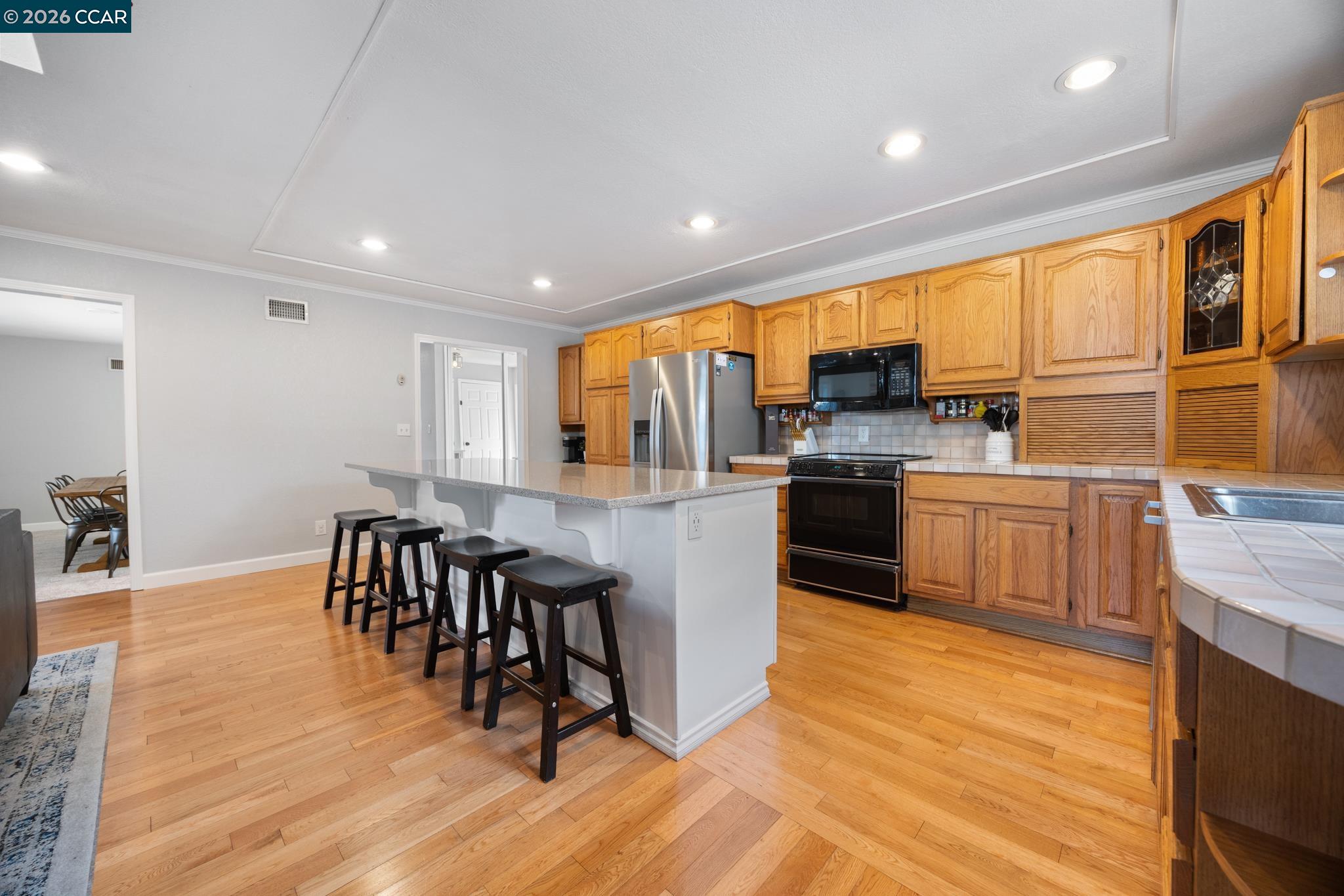 Detail Gallery Image 7 of 45 For 889 Palisade Dr, Martinez,  CA 94553 - 3 Beds | 2 Baths