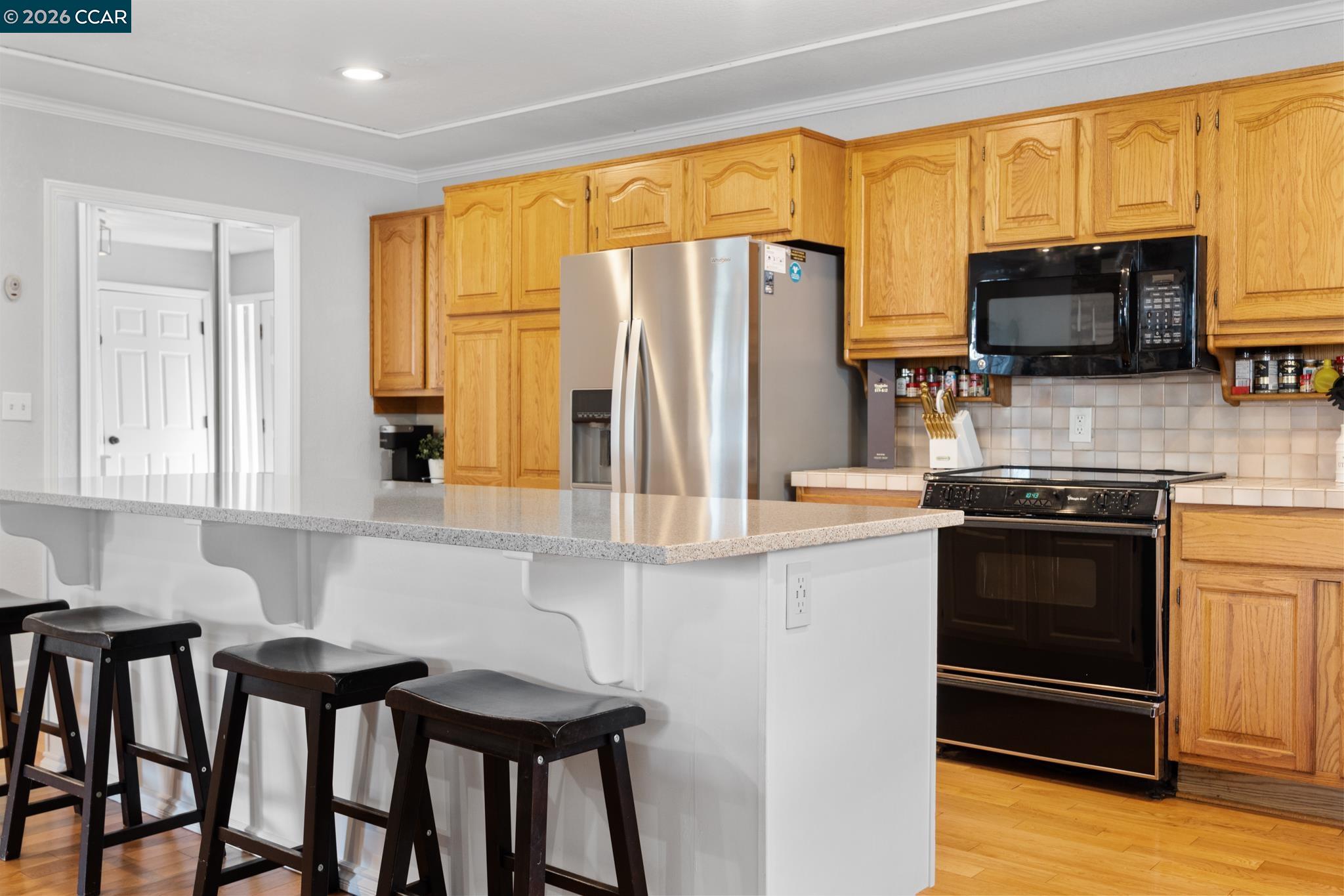 Detail Gallery Image 8 of 45 For 889 Palisade Dr, Martinez,  CA 94553 - 3 Beds | 2 Baths