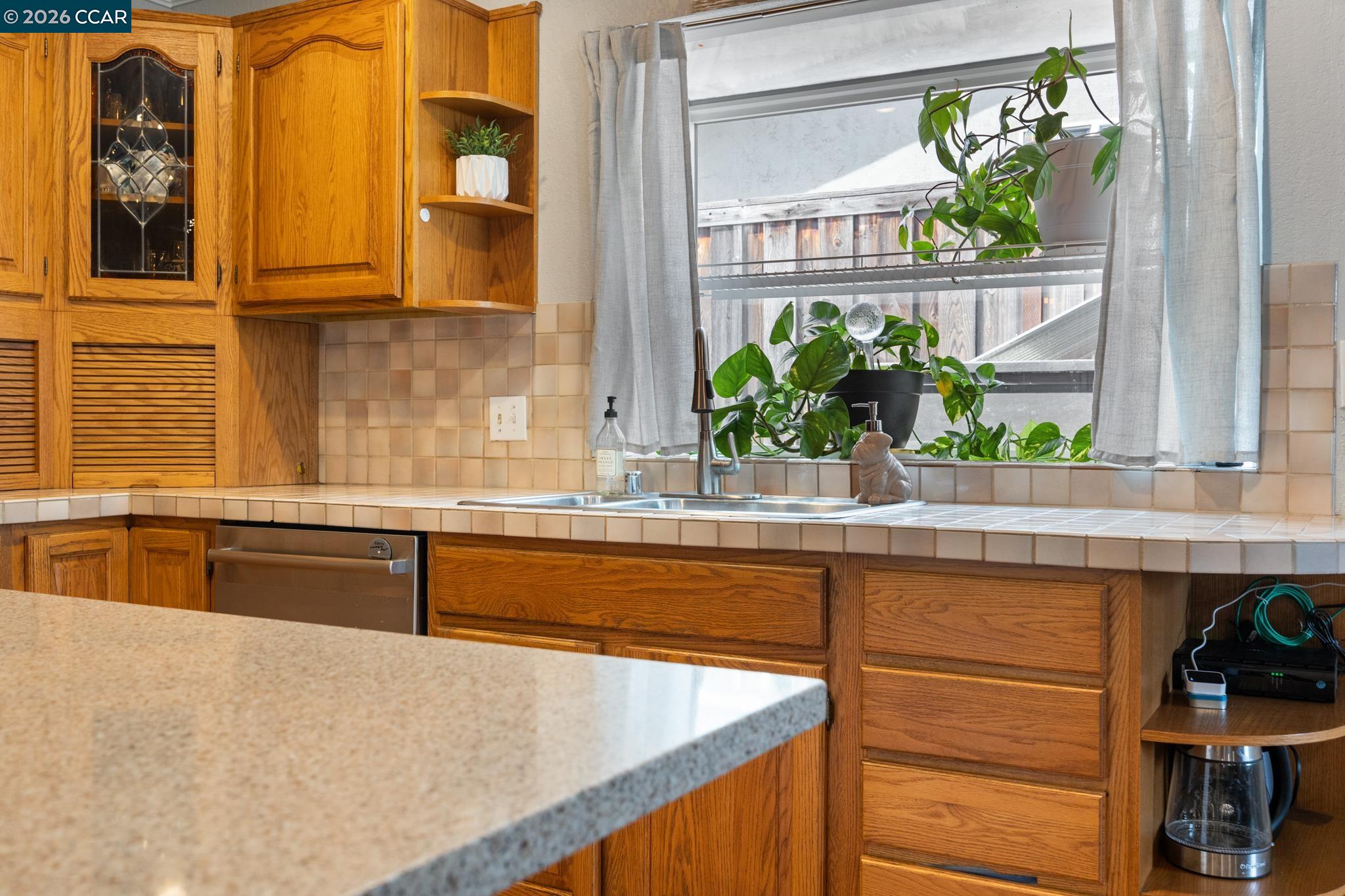 Detail Gallery Image 10 of 45 For 889 Palisade Dr, Martinez,  CA 94553 - 3 Beds | 2 Baths