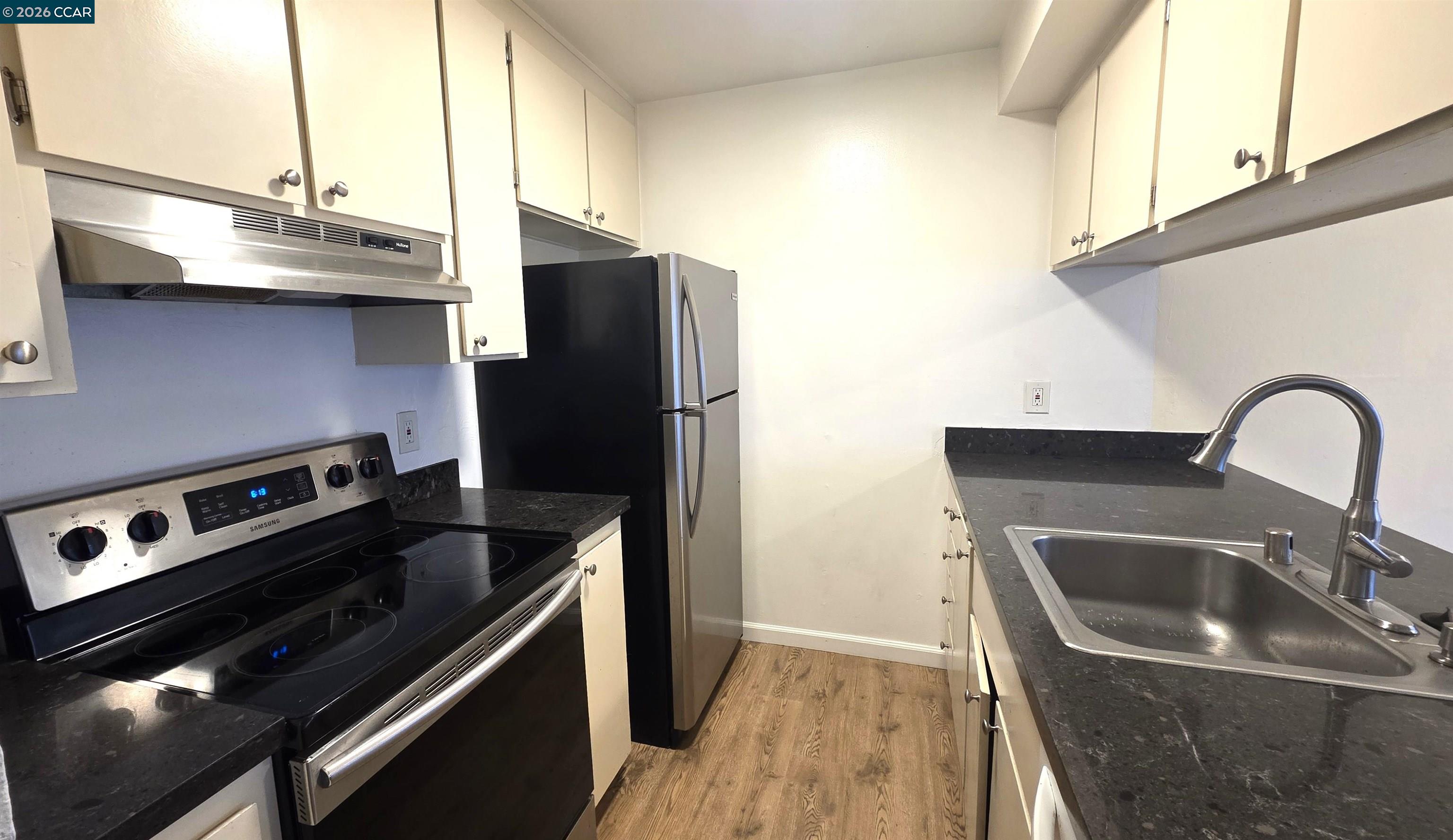 Photo #6: 41123784 Listing: Photo #6