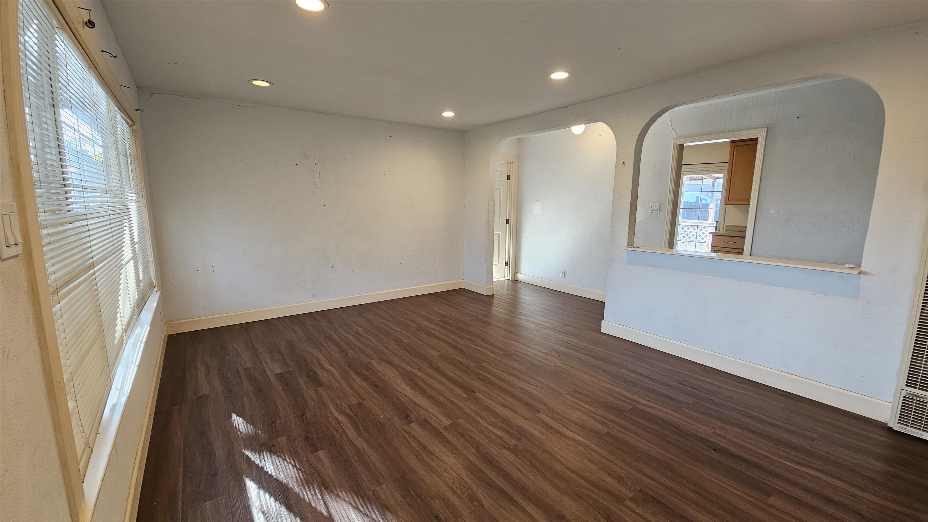 Detail Gallery Image 2 of 8 For 3773 Willow Pass Rd, Concord,  CA 94519 - 3 Beds | 2 Baths