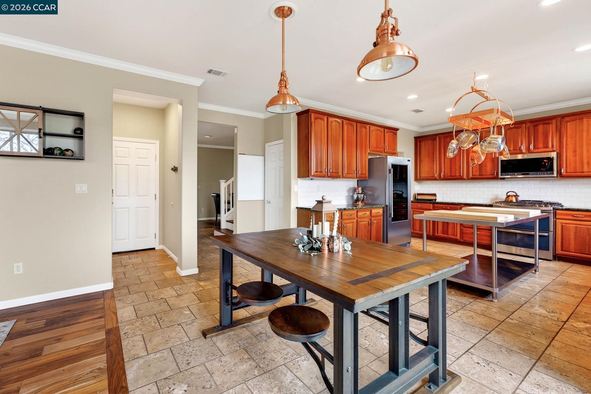 Detail Gallery Image 13 of 38 For 41 Galveston Bay Ct, Pittsburg,  CA 94565 - 4 Beds | 2/1 Baths