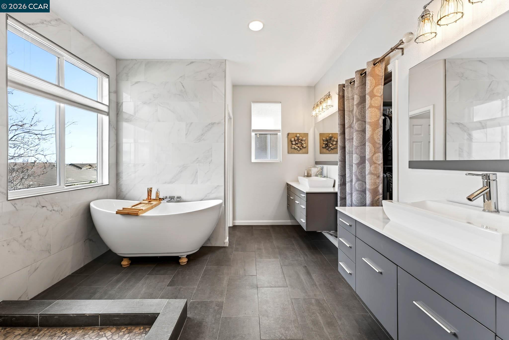 Detail Gallery Image 25 of 38 For 41 Galveston Bay Ct, Pittsburg,  CA 94565 - 4 Beds | 2/1 Baths