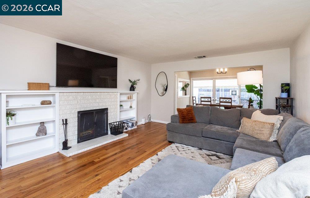 Detail Gallery Image 5 of 40 For 2607 Patton Way #.,  Sacramento,  CA 95816 - 2 Beds | 1 Baths