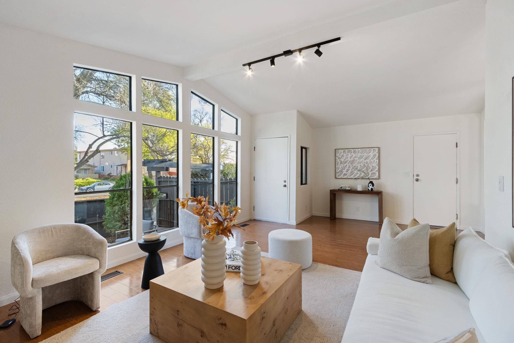 Detail Gallery Image 13 of 60 For 3723 35th Ave, Oakland,  CA 94619 - 3 Beds | 2 Baths