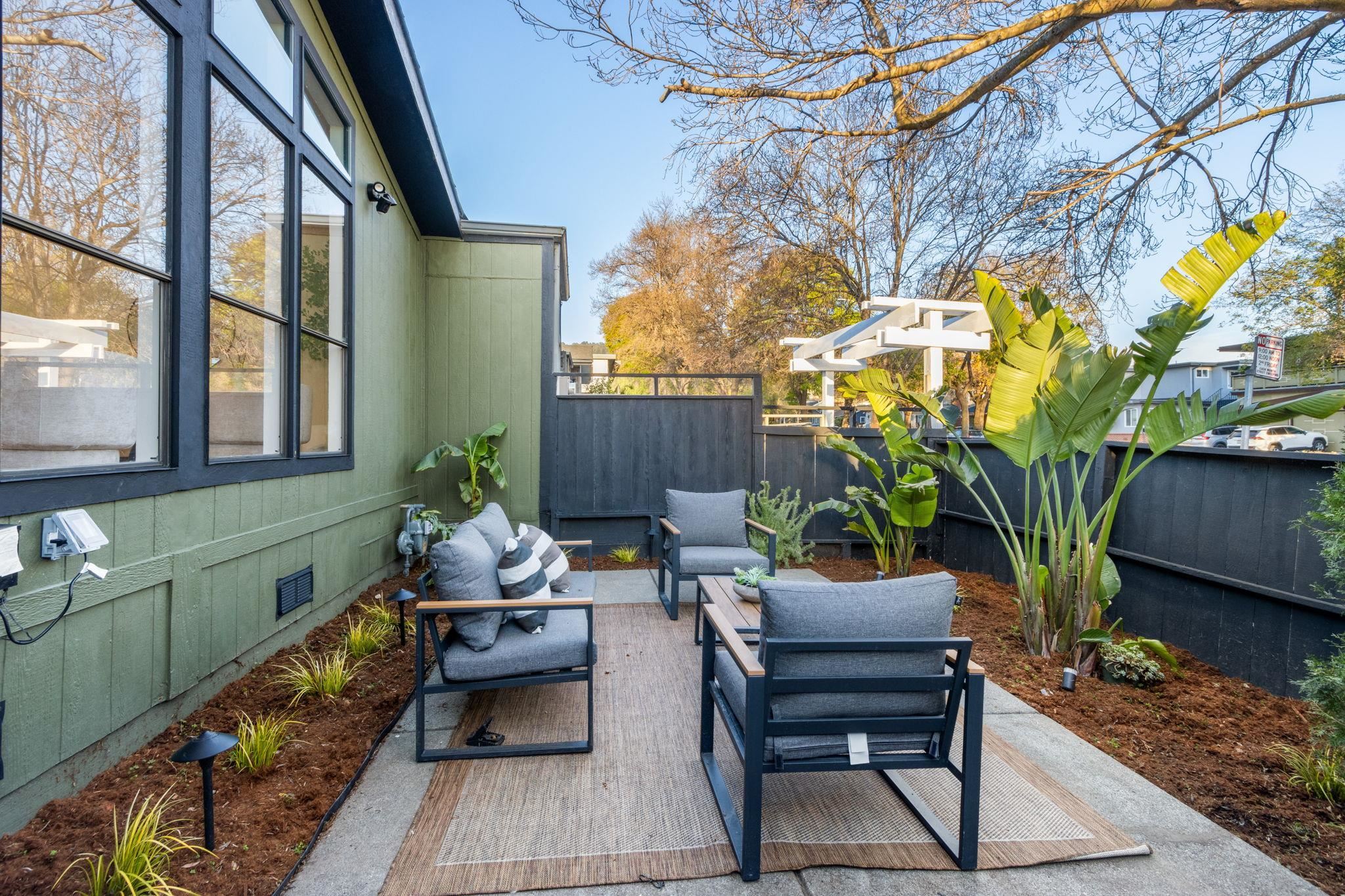 Detail Gallery Image 4 of 60 For 3723 35th Ave, Oakland,  CA 94619 - 3 Beds | 2 Baths