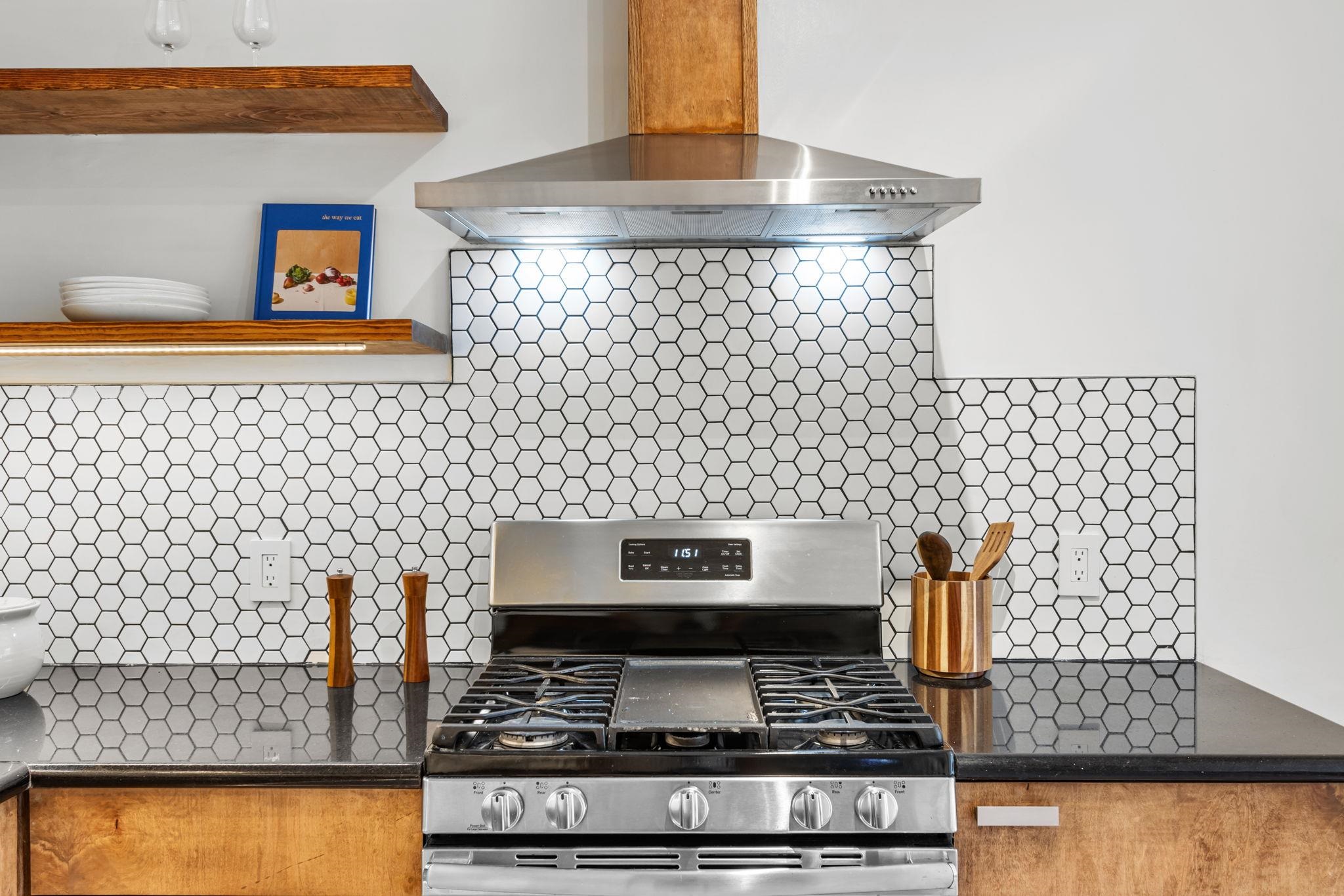 Detail Gallery Image 32 of 60 For 3723 35th Ave, Oakland,  CA 94619 - 3 Beds | 2 Baths