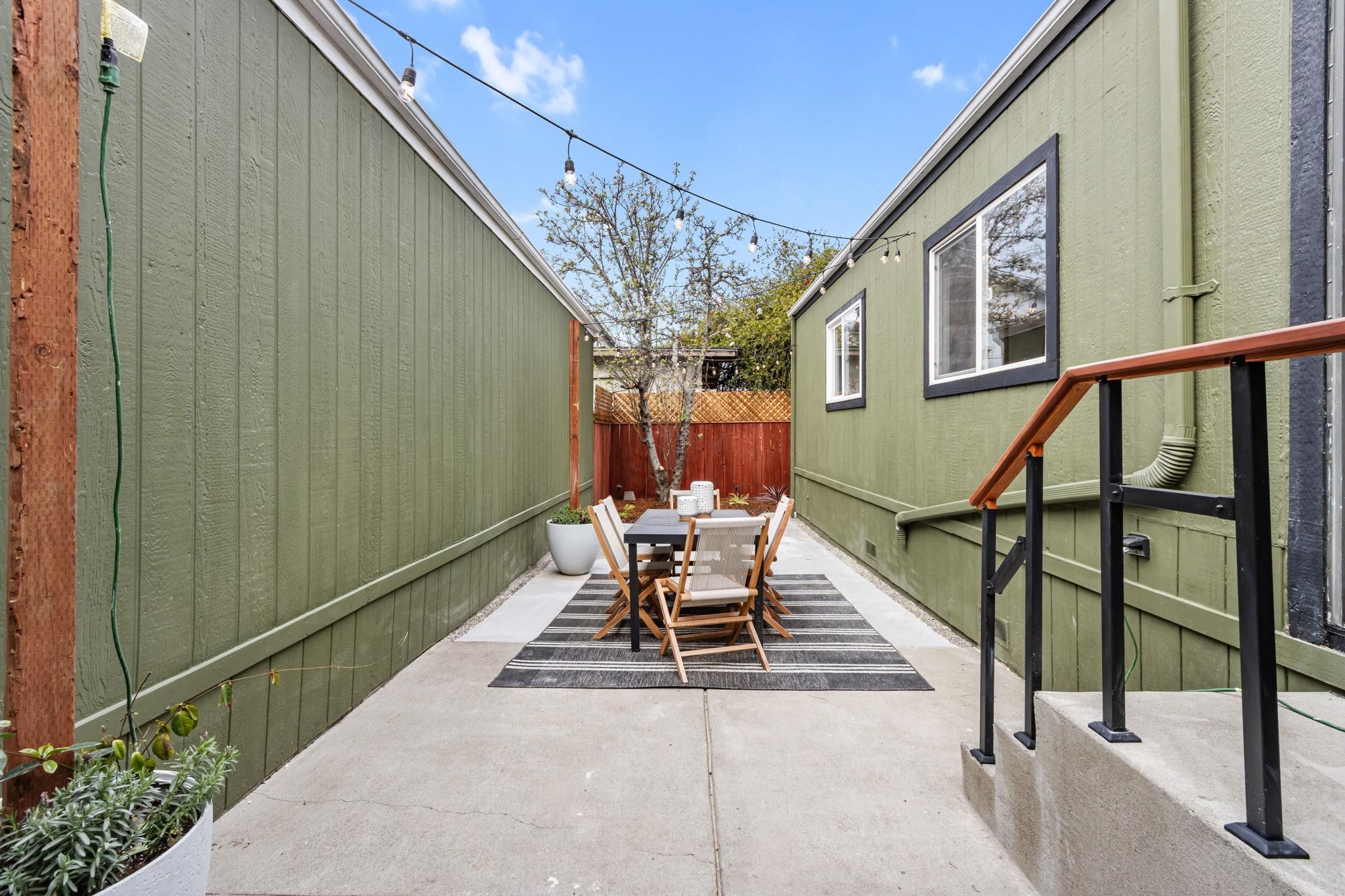 Detail Gallery Image 37 of 60 For 3723 35th Ave, Oakland,  CA 94619 - 3 Beds | 2 Baths