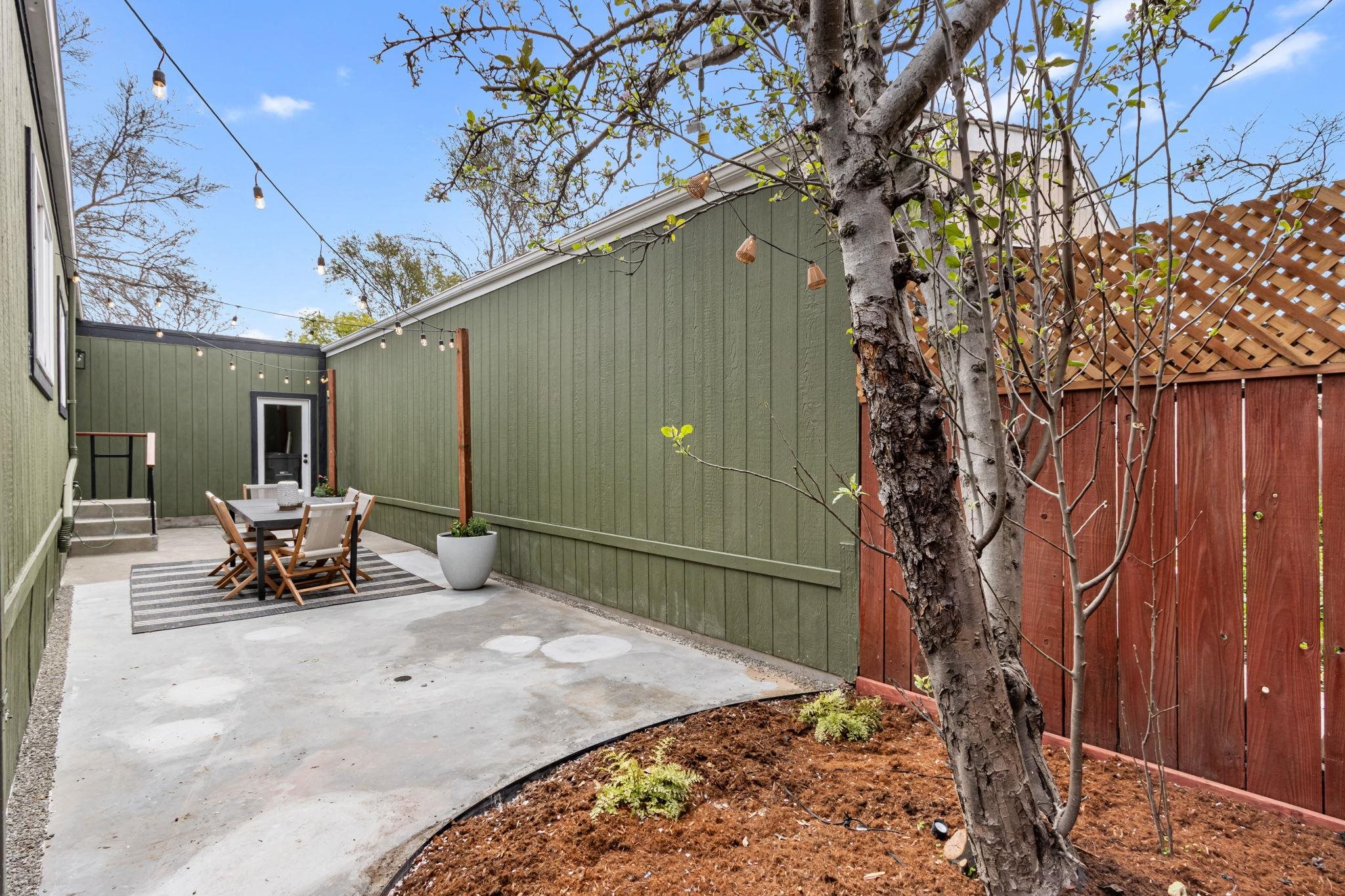 Detail Gallery Image 39 of 60 For 3723 35th Ave, Oakland,  CA 94619 - 3 Beds | 2 Baths