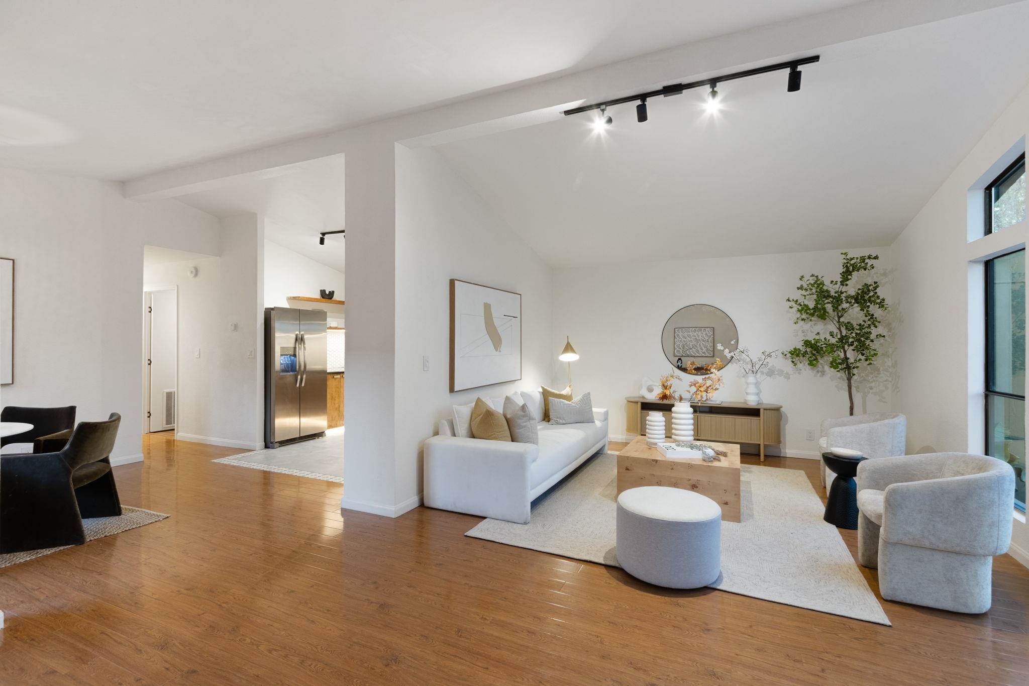 Detail Gallery Image 8 of 60 For 3723 35th Ave, Oakland,  CA 94619 - 3 Beds | 2 Baths