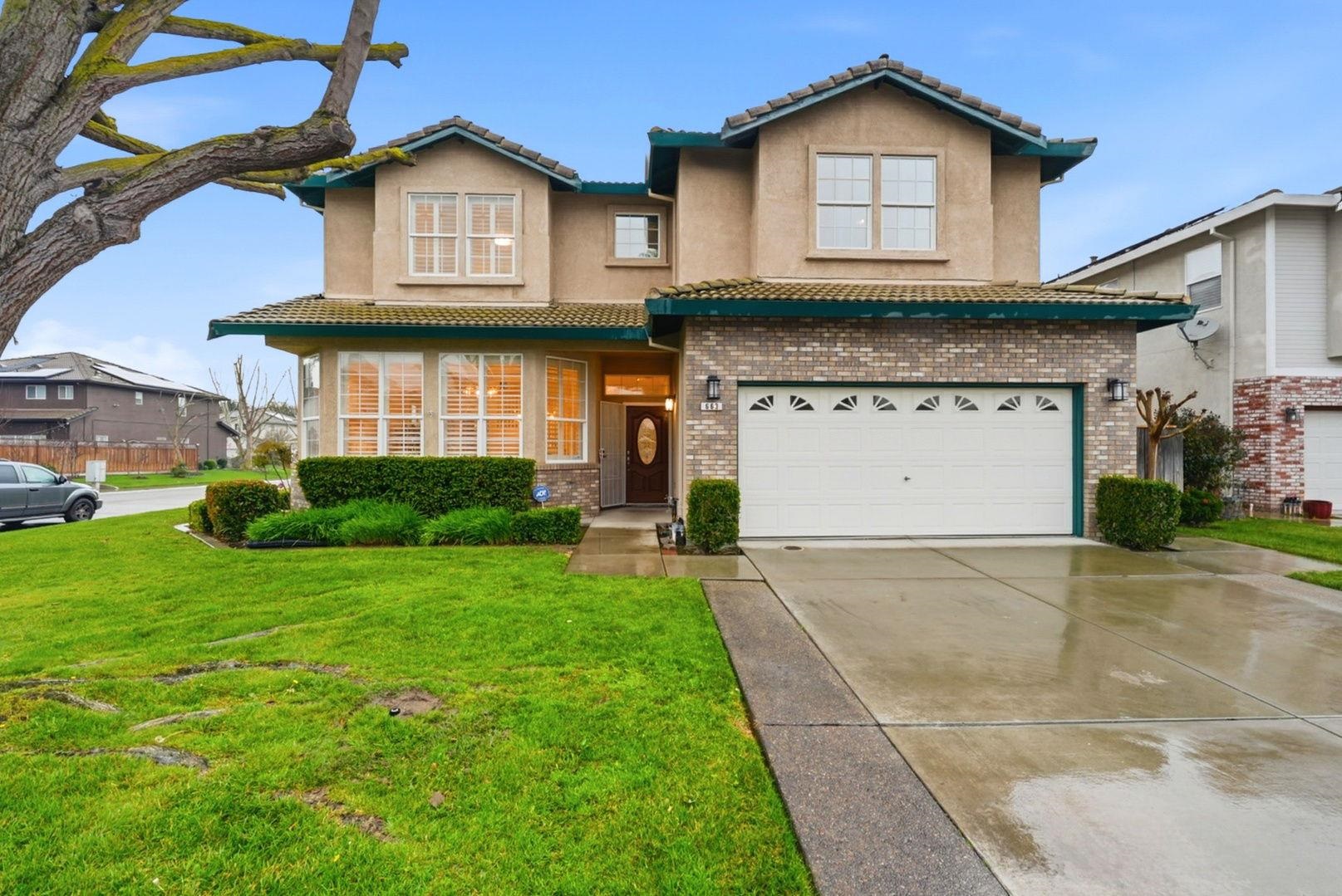 Detail Gallery Image 1 of 43 For 663 Clay Way, Ripon,  CA 95366 - 5 Beds | 4 Baths