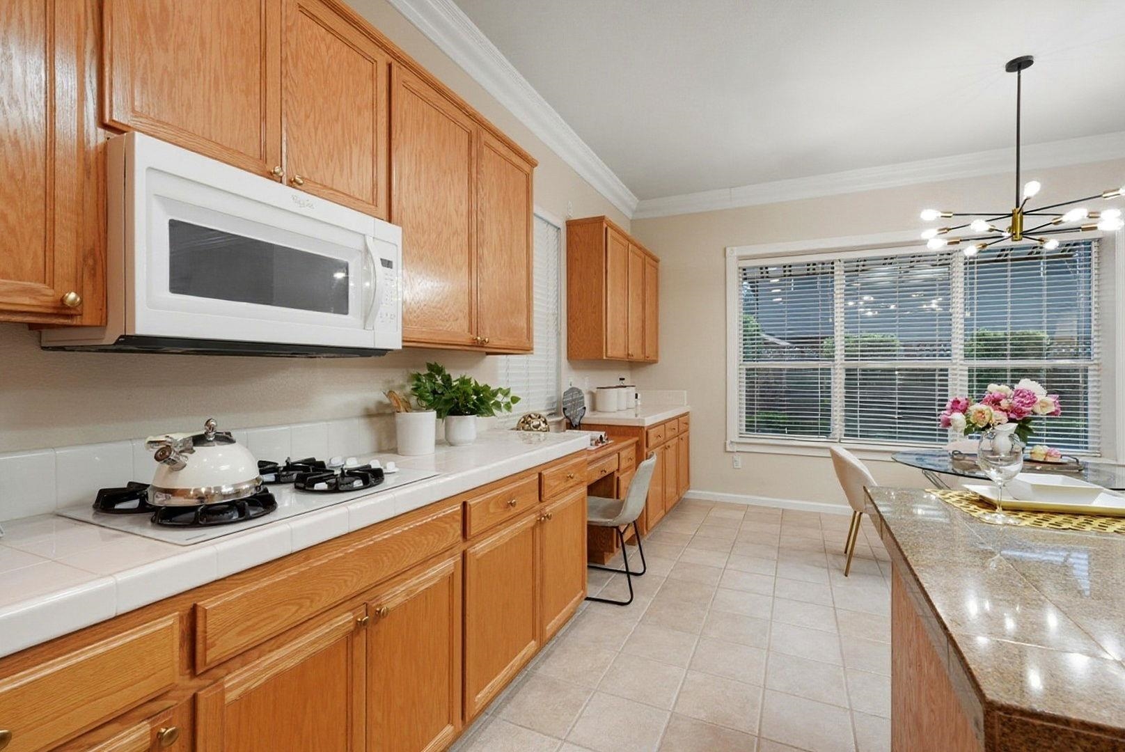 Detail Gallery Image 14 of 43 For 663 Clay Way, Ripon,  CA 95366 - 5 Beds | 4 Baths