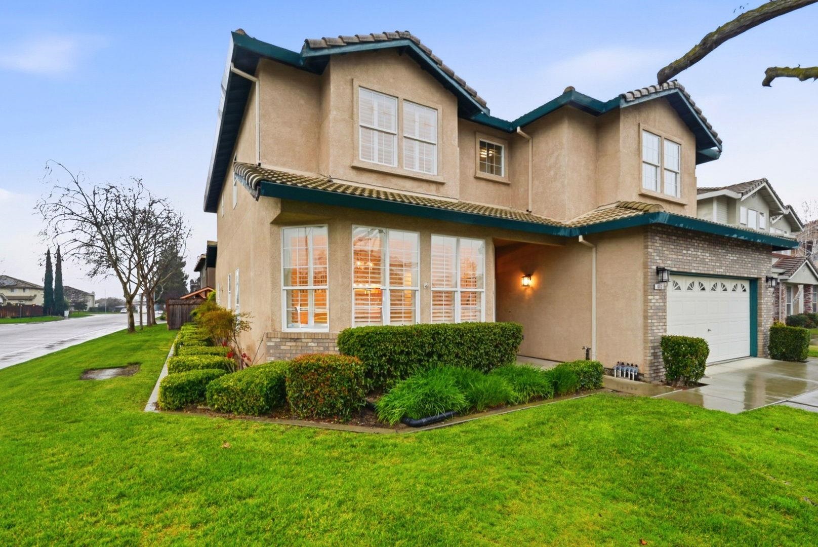 Detail Gallery Image 4 of 43 For 663 Clay Way, Ripon,  CA 95366 - 5 Beds | 4 Baths