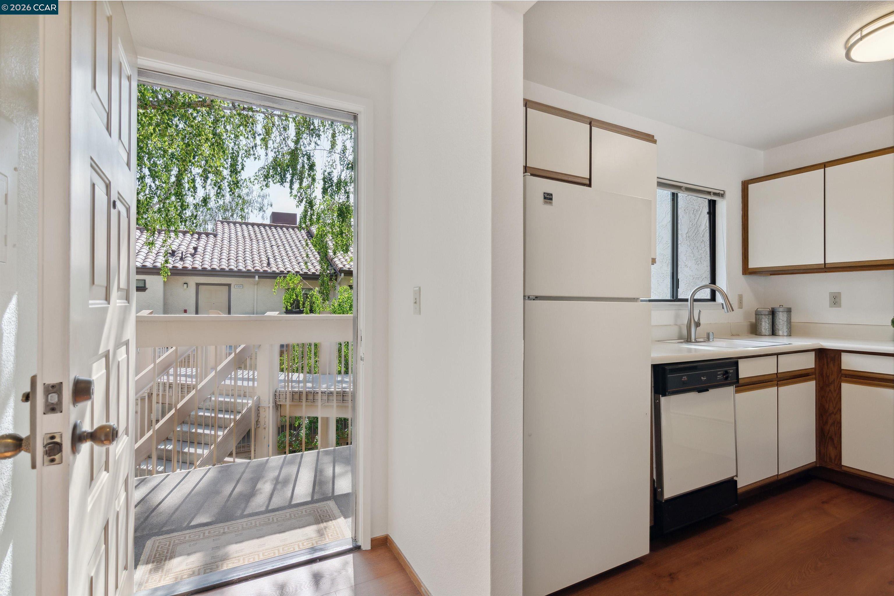 Photo #5: 41123793 Listing: Photo #5