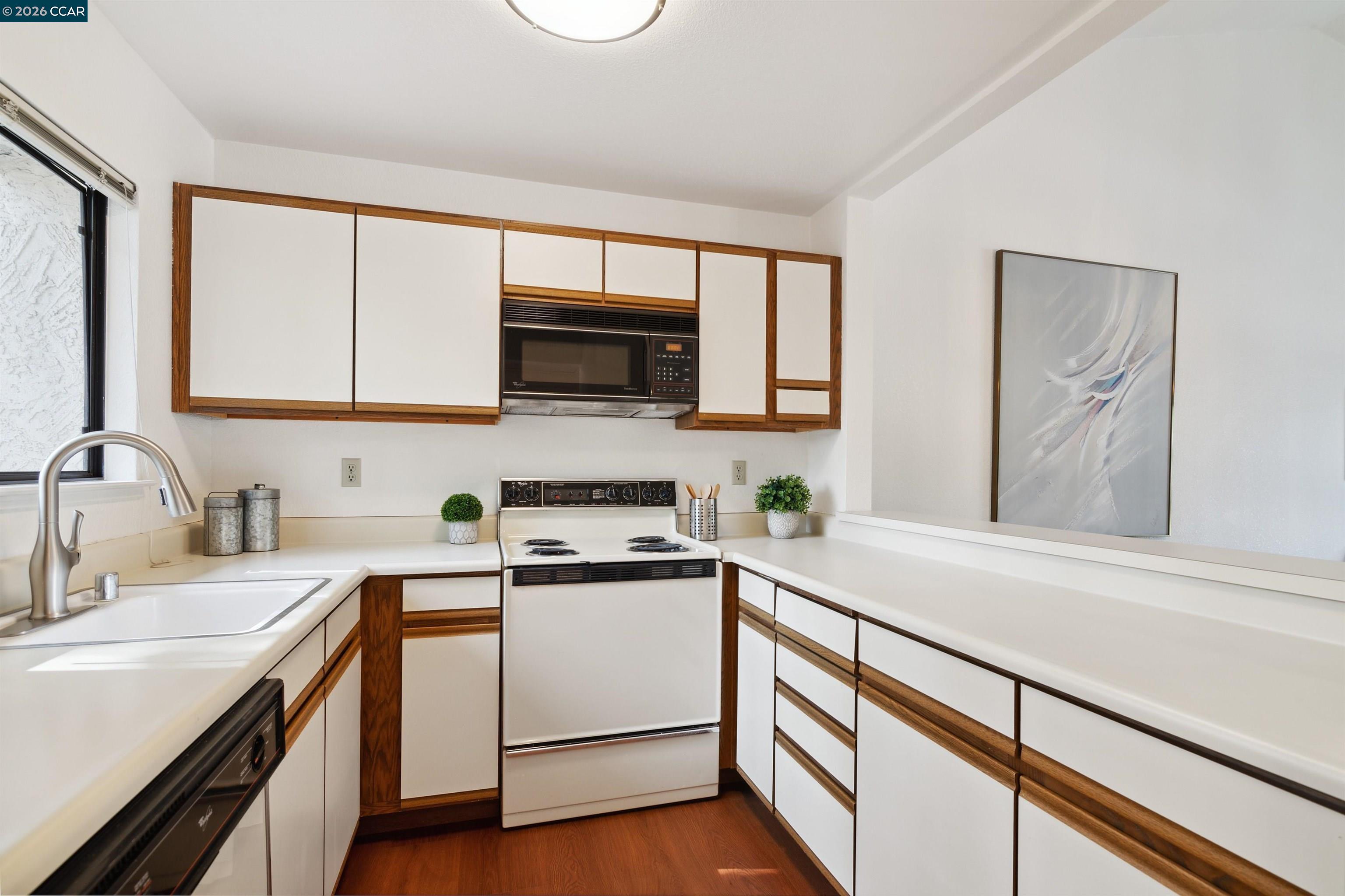 Photo #8: 41123793 Listing: Photo #8