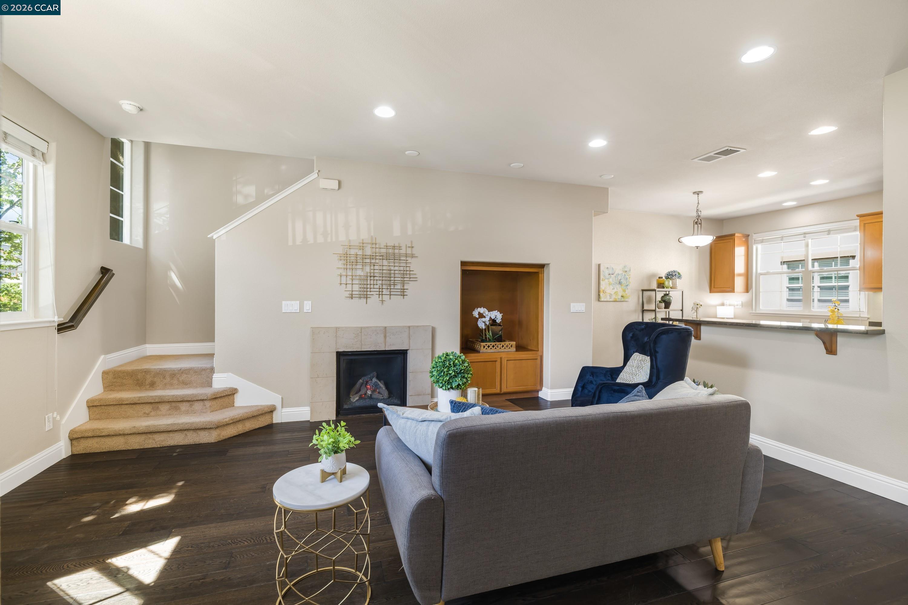 Photo #2: 41123795 Listing: Photo #2