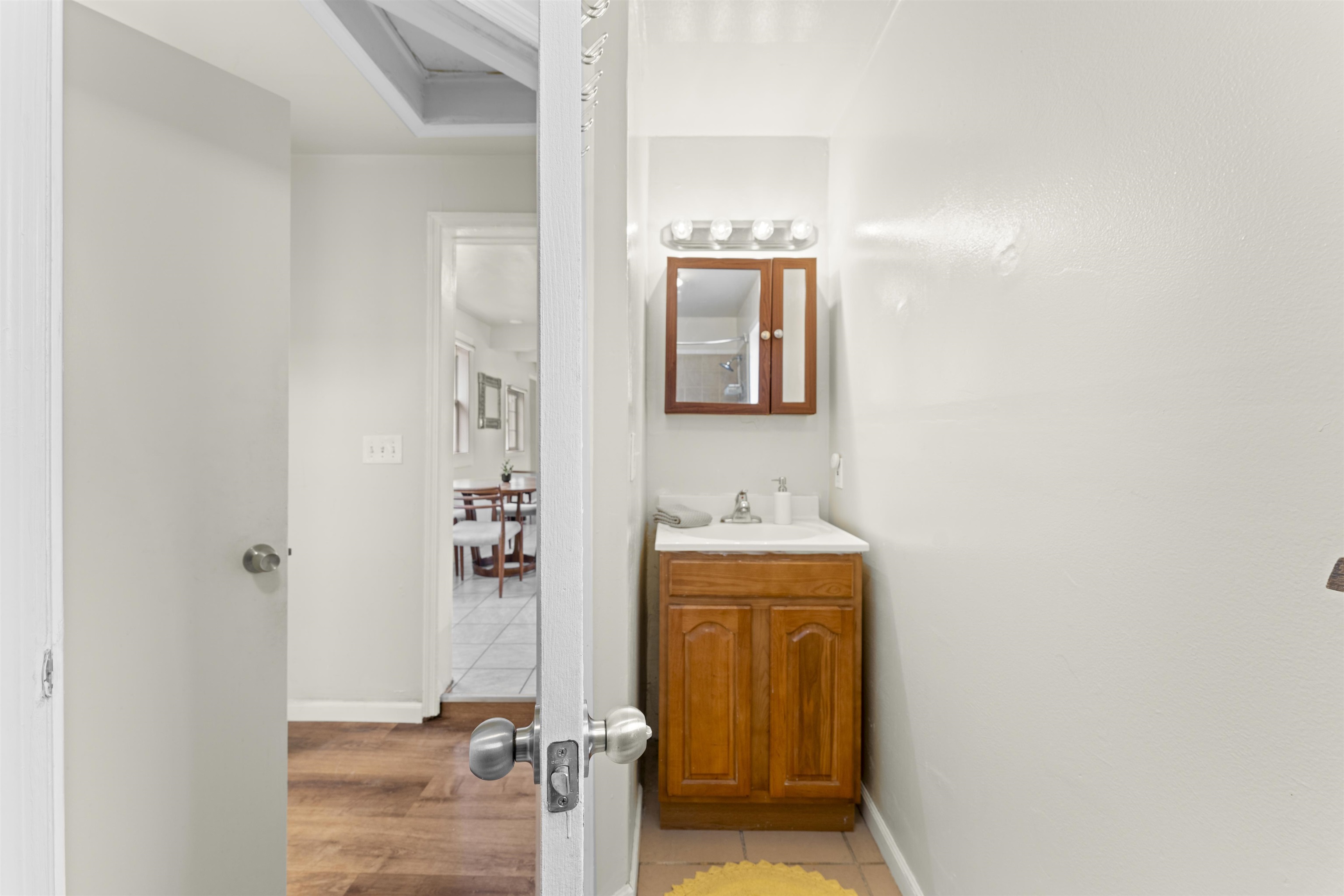Detail Gallery Image 11 of 16 For 10430 Voltaire Ave, Oakland,  CA 94603 - 2 Beds | 1 Baths