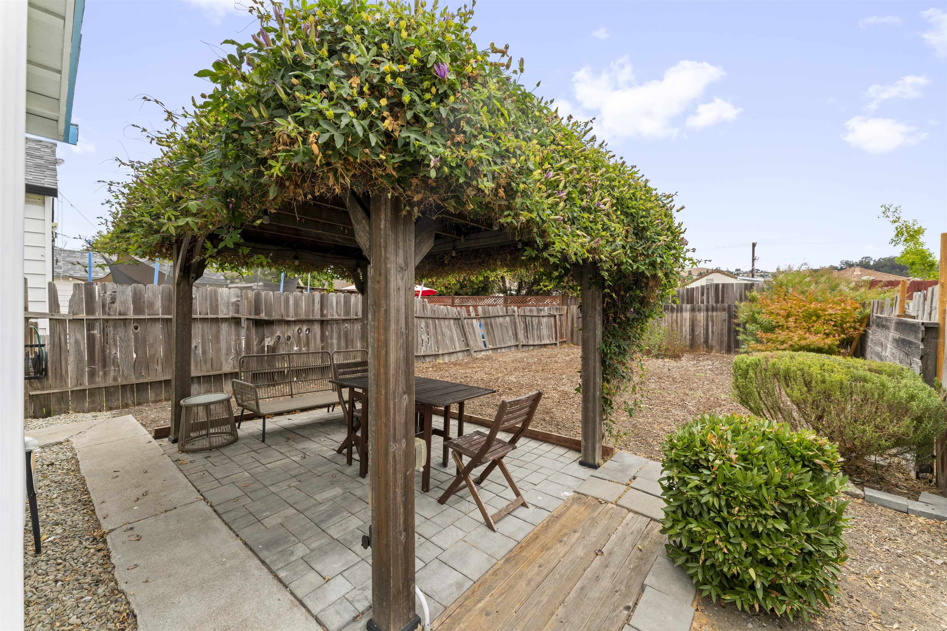 Detail Gallery Image 14 of 16 For 10430 Voltaire Ave, Oakland,  CA 94603 - 2 Beds | 1 Baths