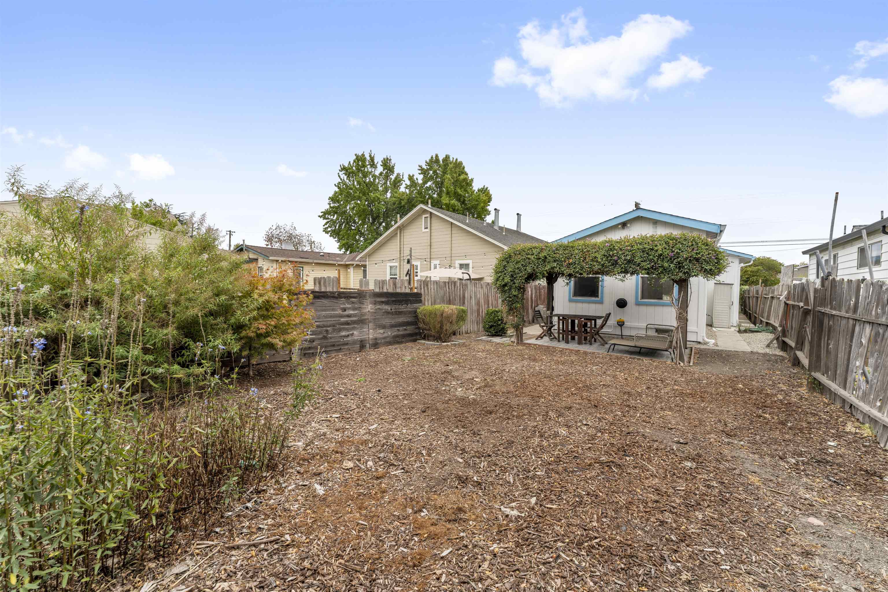 Detail Gallery Image 15 of 16 For 10430 Voltaire Ave, Oakland,  CA 94603 - 2 Beds | 1 Baths