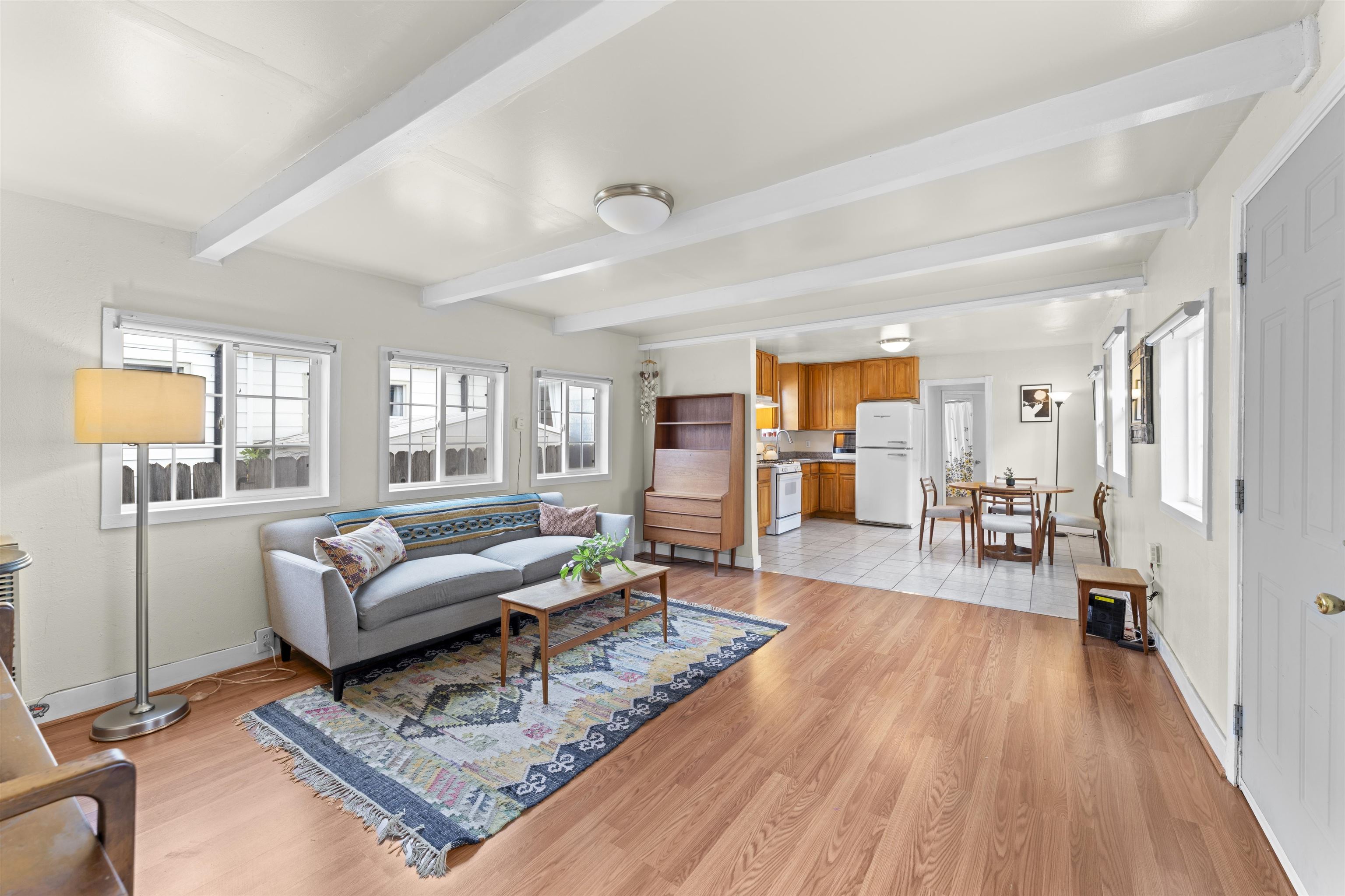 Detail Gallery Image 3 of 16 For 10430 Voltaire Ave, Oakland,  CA 94603 - 2 Beds | 1 Baths