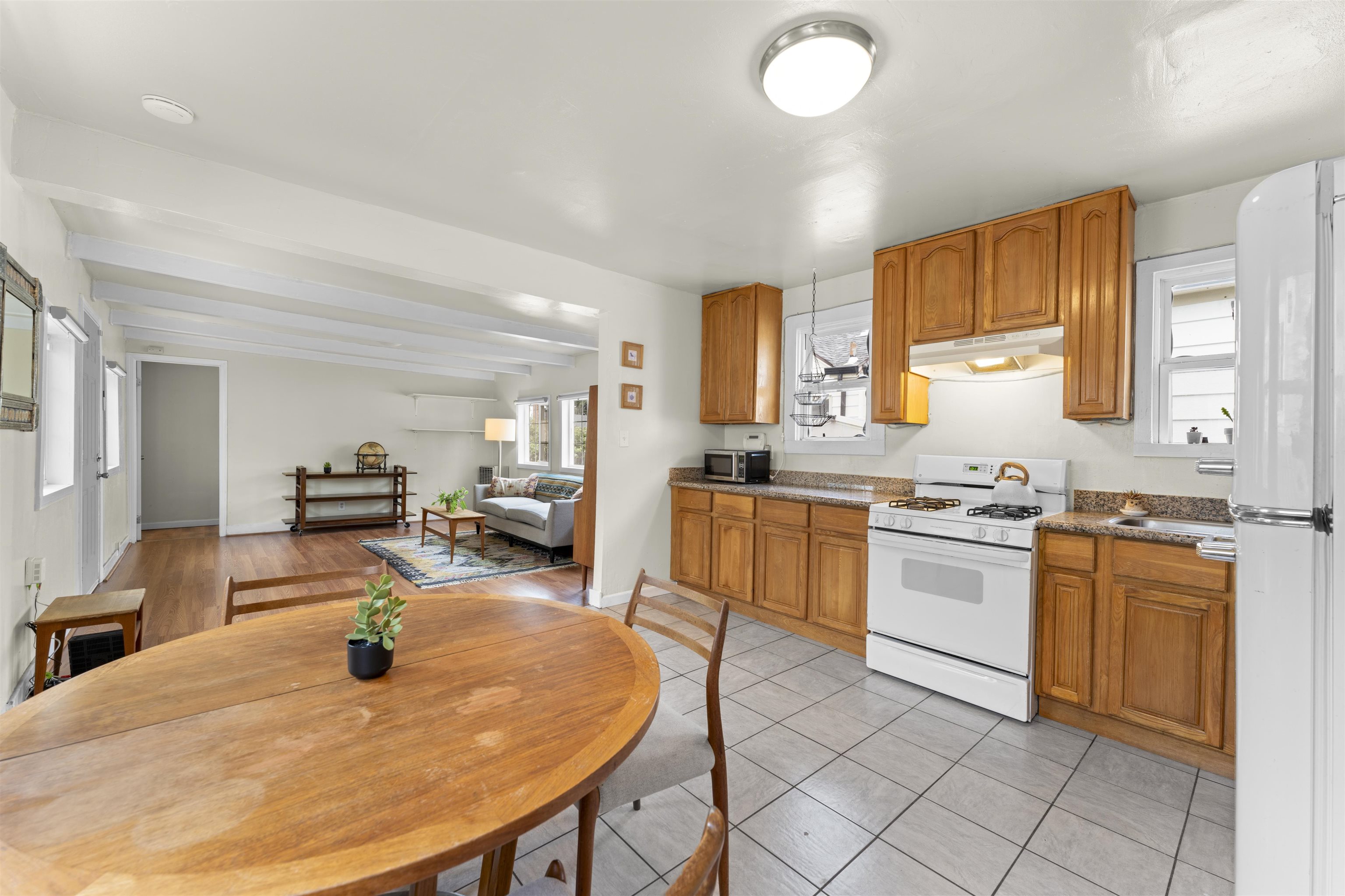 Detail Gallery Image 7 of 16 For 10430 Voltaire Ave, Oakland,  CA 94603 - 2 Beds | 1 Baths