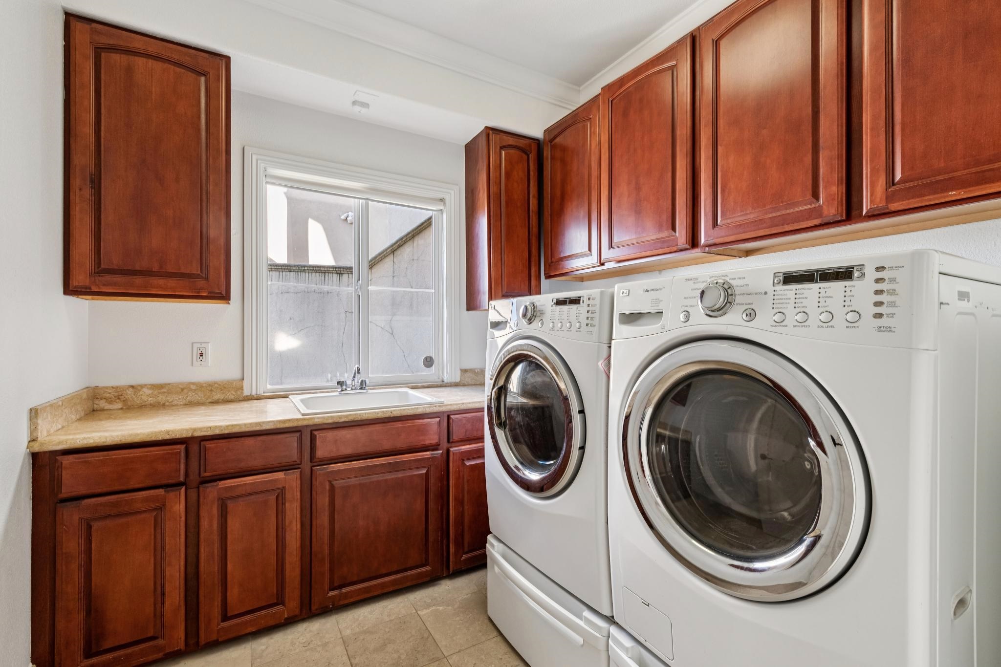 Detail Gallery Image 48 of 60 For 6194 Mazuela Dr, Oakland,  CA 94611 - 4 Beds | 4 Baths