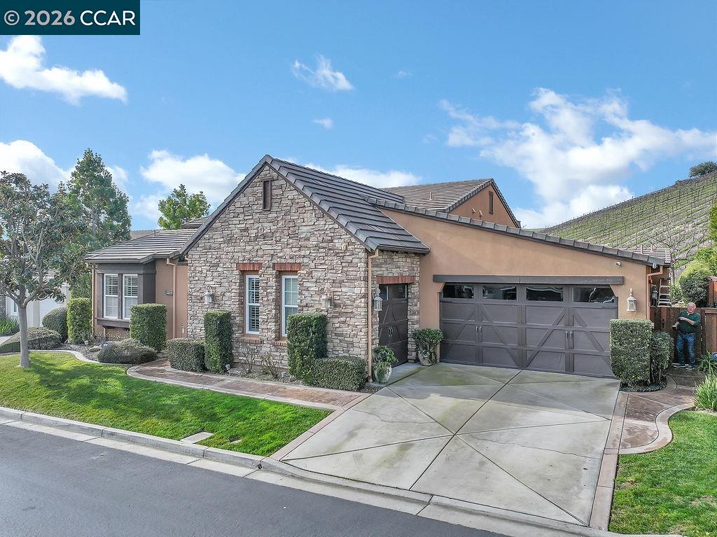 Detail Gallery Image 4 of 60 For 1155 Saint Julien St, Brentwood,  CA 94513 - 2 Beds | 2/1 Baths