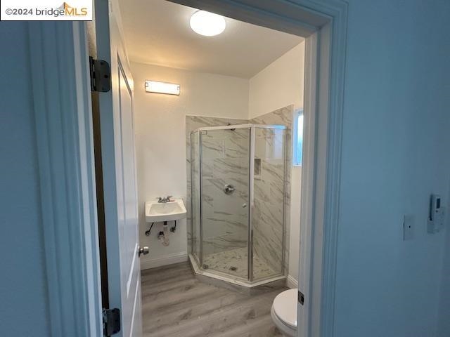 Detail Gallery Image 9 of 14 For 133a Greenmeadow Cir, Pittsburg,  CA 94565 - 3 Beds | 3 Baths