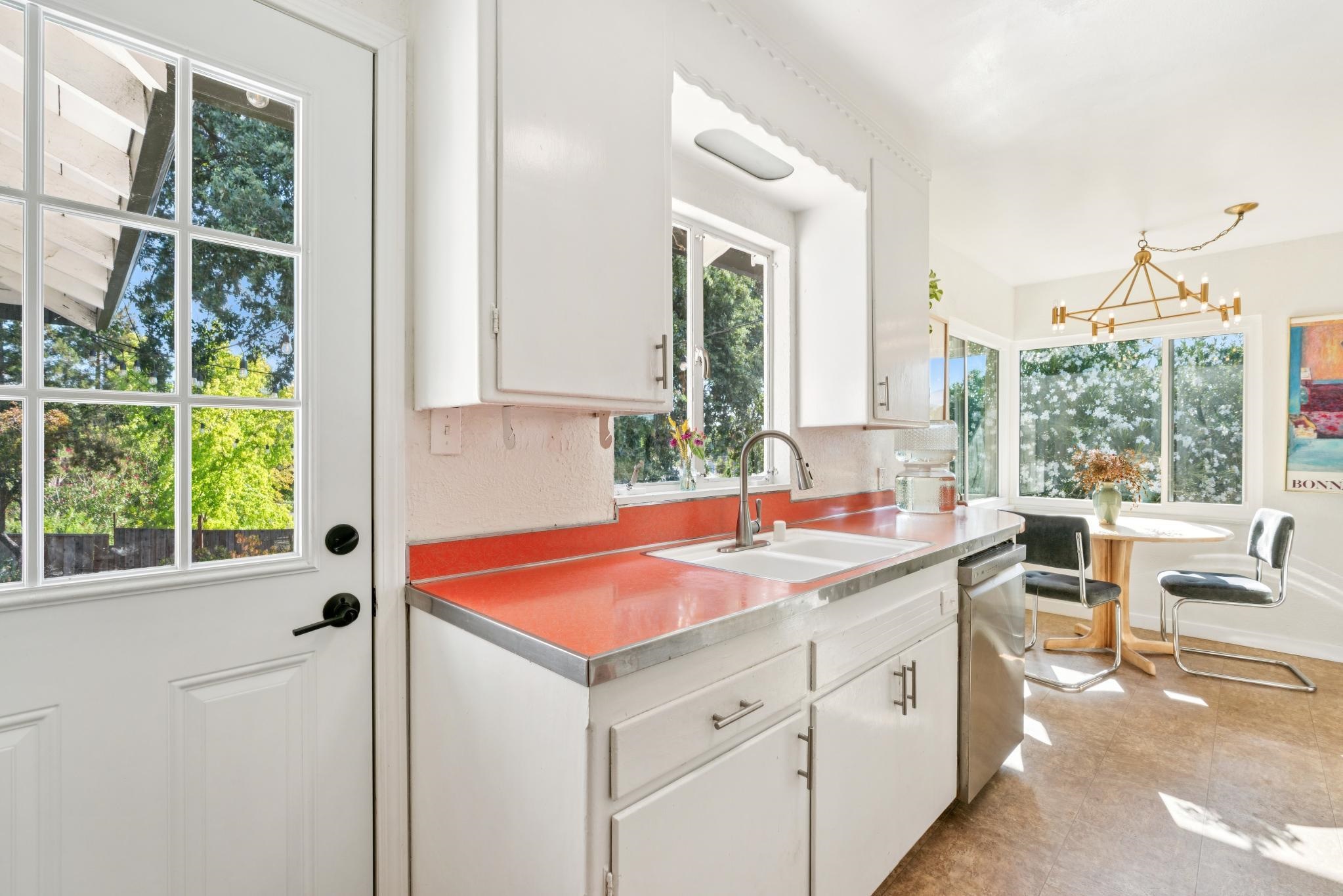 Detail Gallery Image 13 of 31 For 4055 Kimberly Pl, Concord,  CA 94521 - 3 Beds | 1/1 Baths