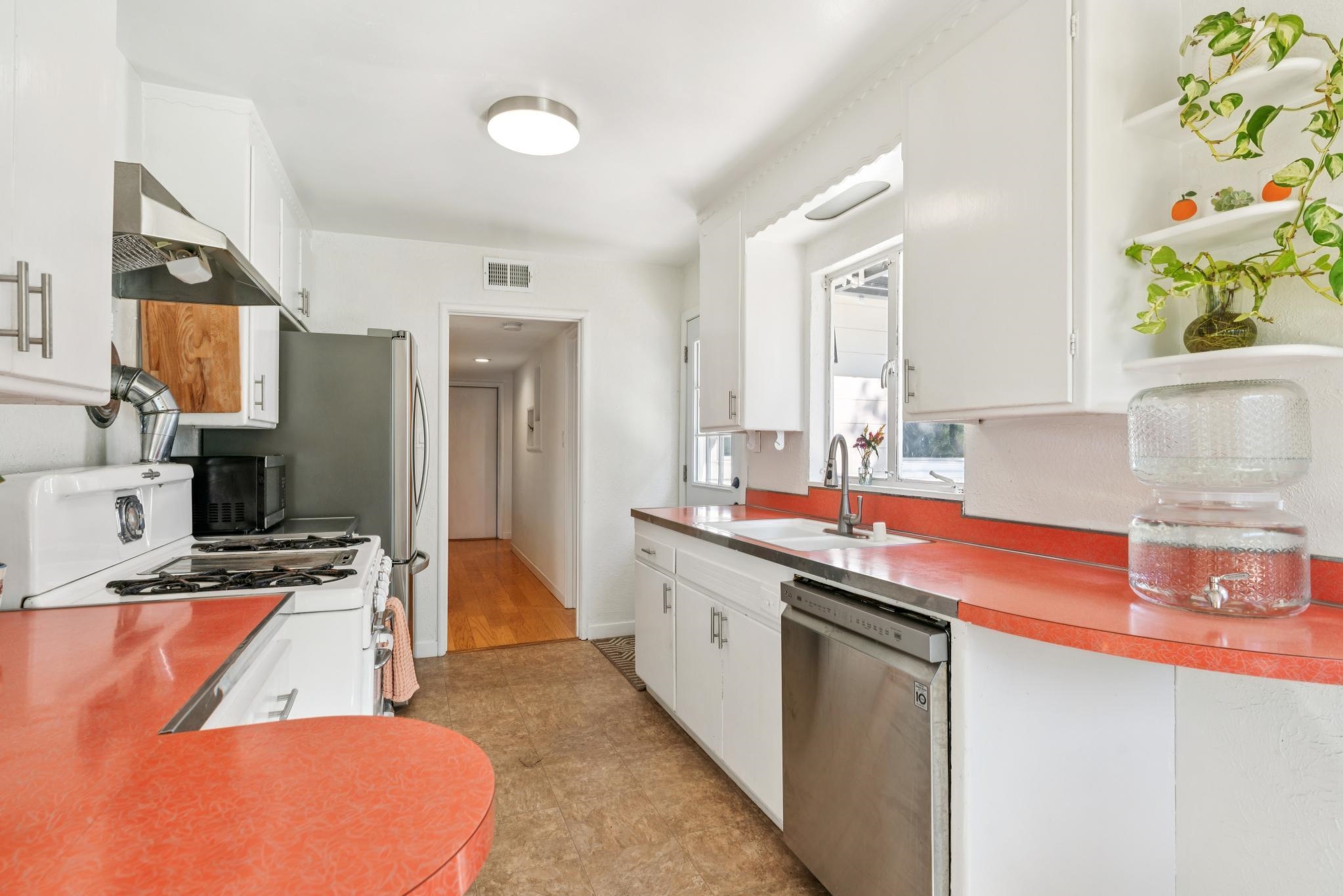 Detail Gallery Image 10 of 31 For 4055 Kimberly Pl, Concord,  CA 94521 - 3 Beds | 1/1 Baths